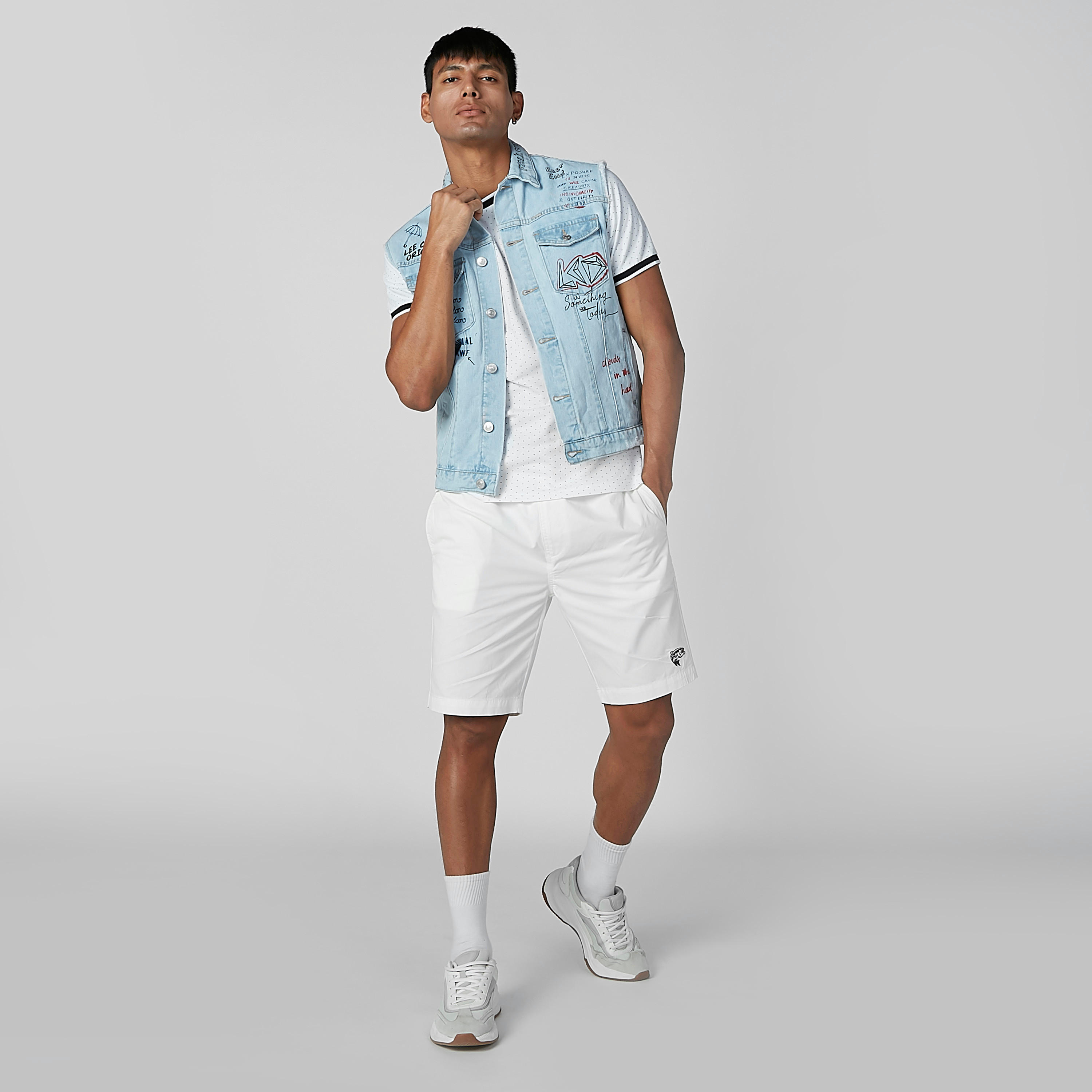 شورت سادة برباط وجيوب-men-clothing-bottoms-shorts-image-1