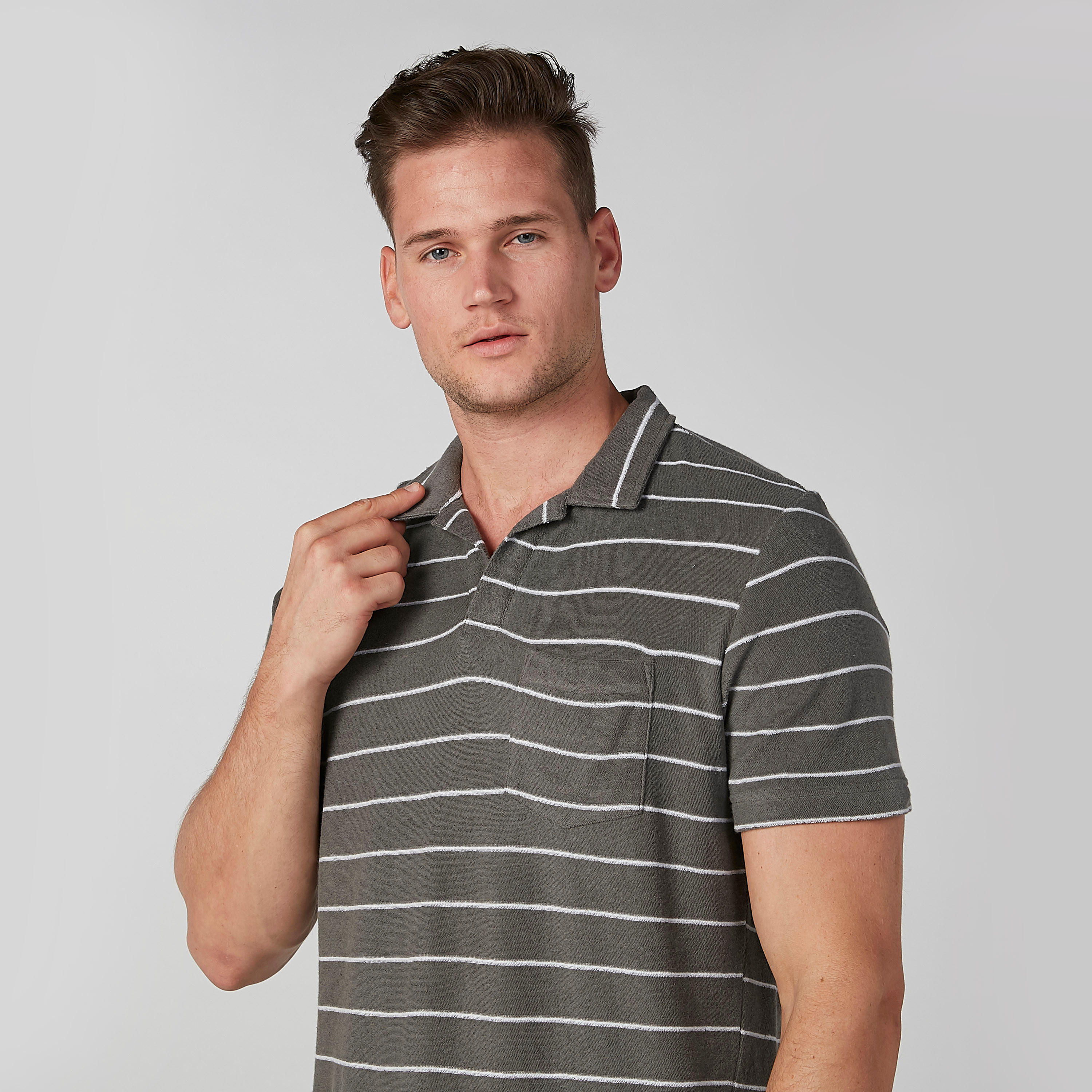 تيشيرت مقلّم بياقة بولو وأكمام قصيرة-men-clothing-tshirtsandpolos-tshirts-image-2