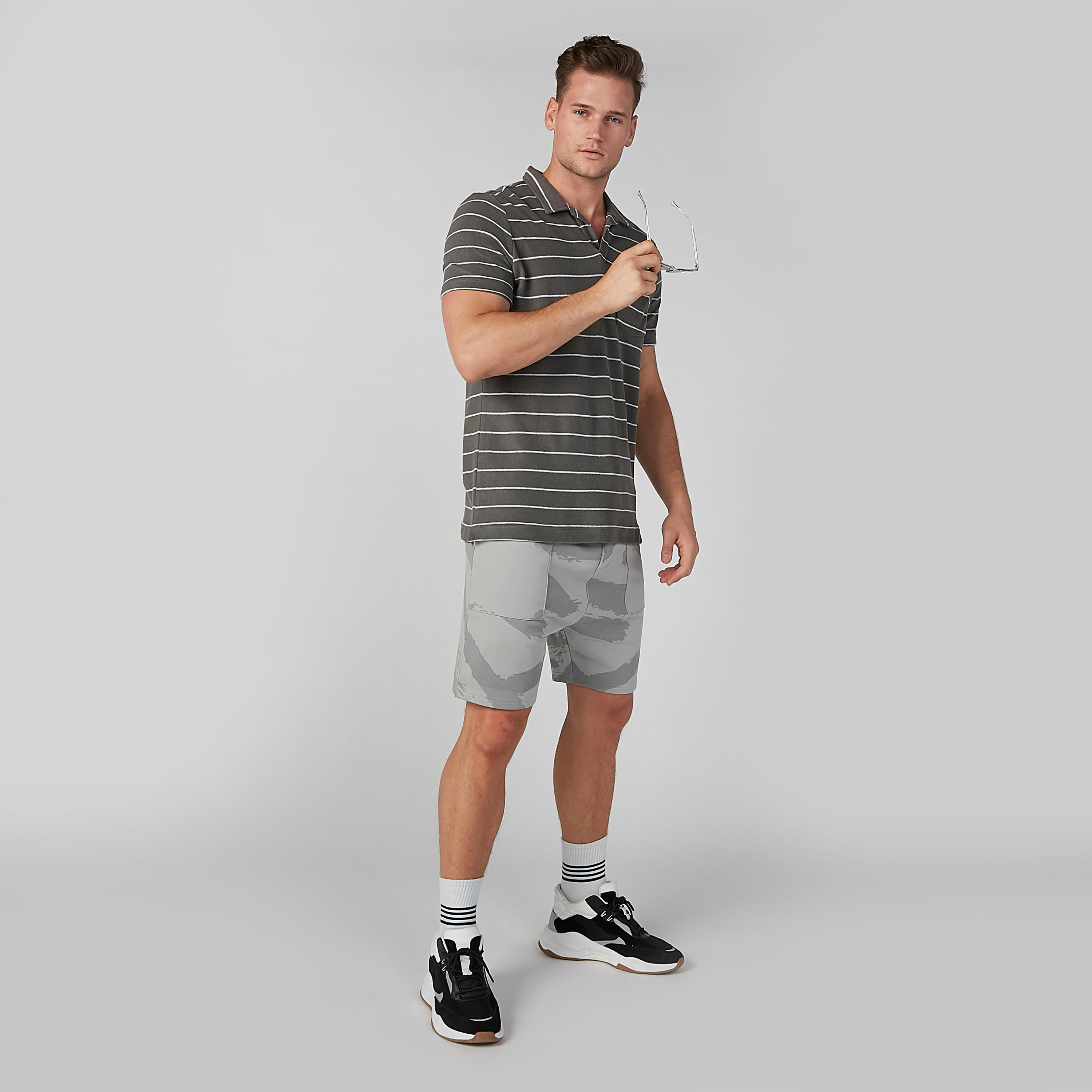تيشيرت مقلّم بياقة بولو وأكمام قصيرة-men-clothing-tshirtsandpolos-tshirts-image-3