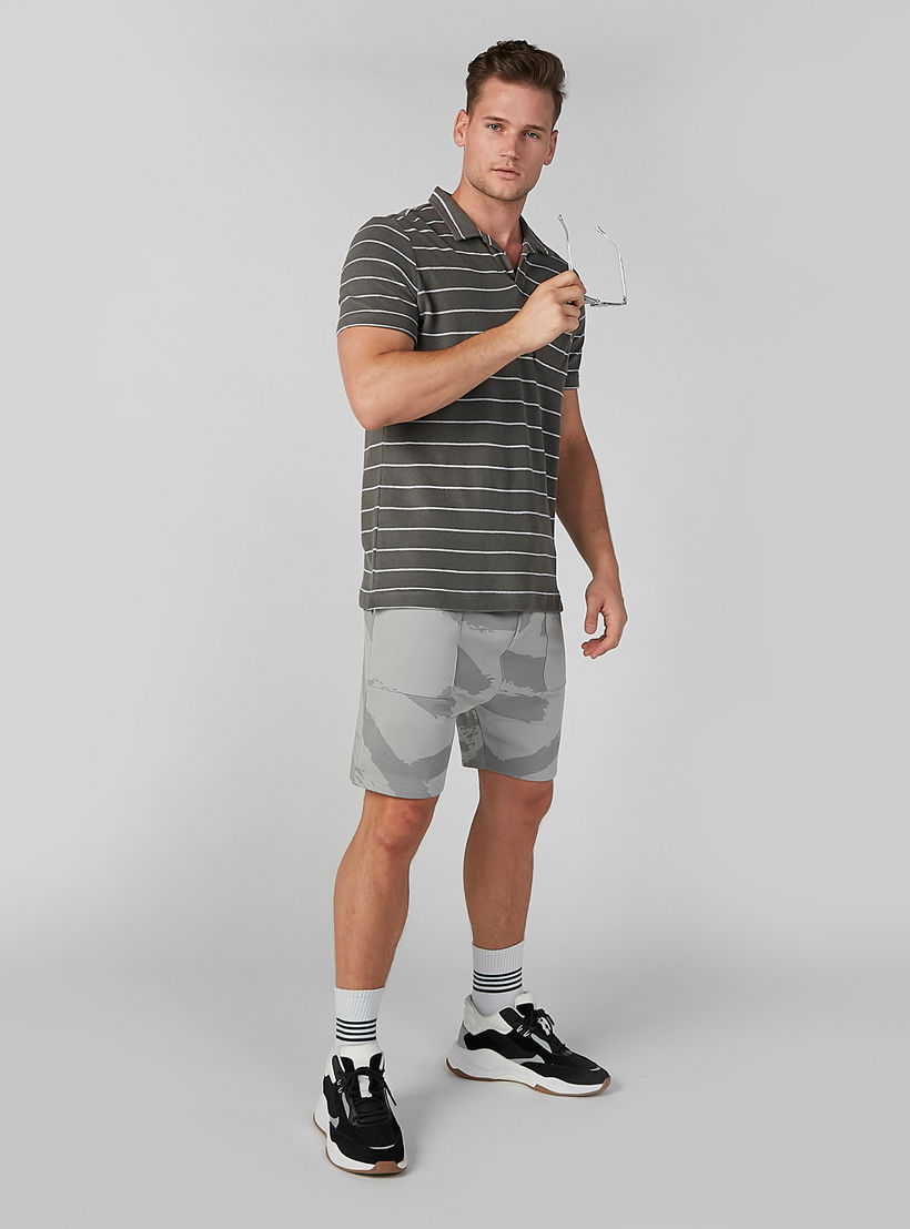 تيشيرت مقلّم بياقة بولو وأكمام قصيرة-men-clothing-tshirtsandpolos-tshirts-image-3
