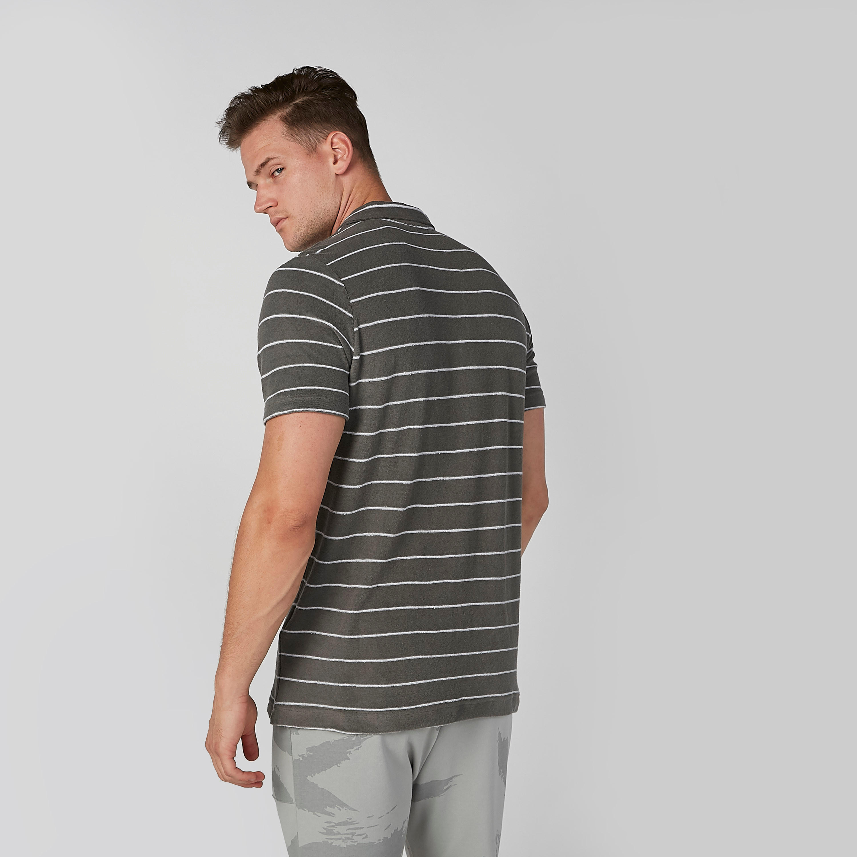 تيشيرت مقلّم بياقة بولو وأكمام قصيرة-men-clothing-tshirtsandpolos-tshirts-image-4