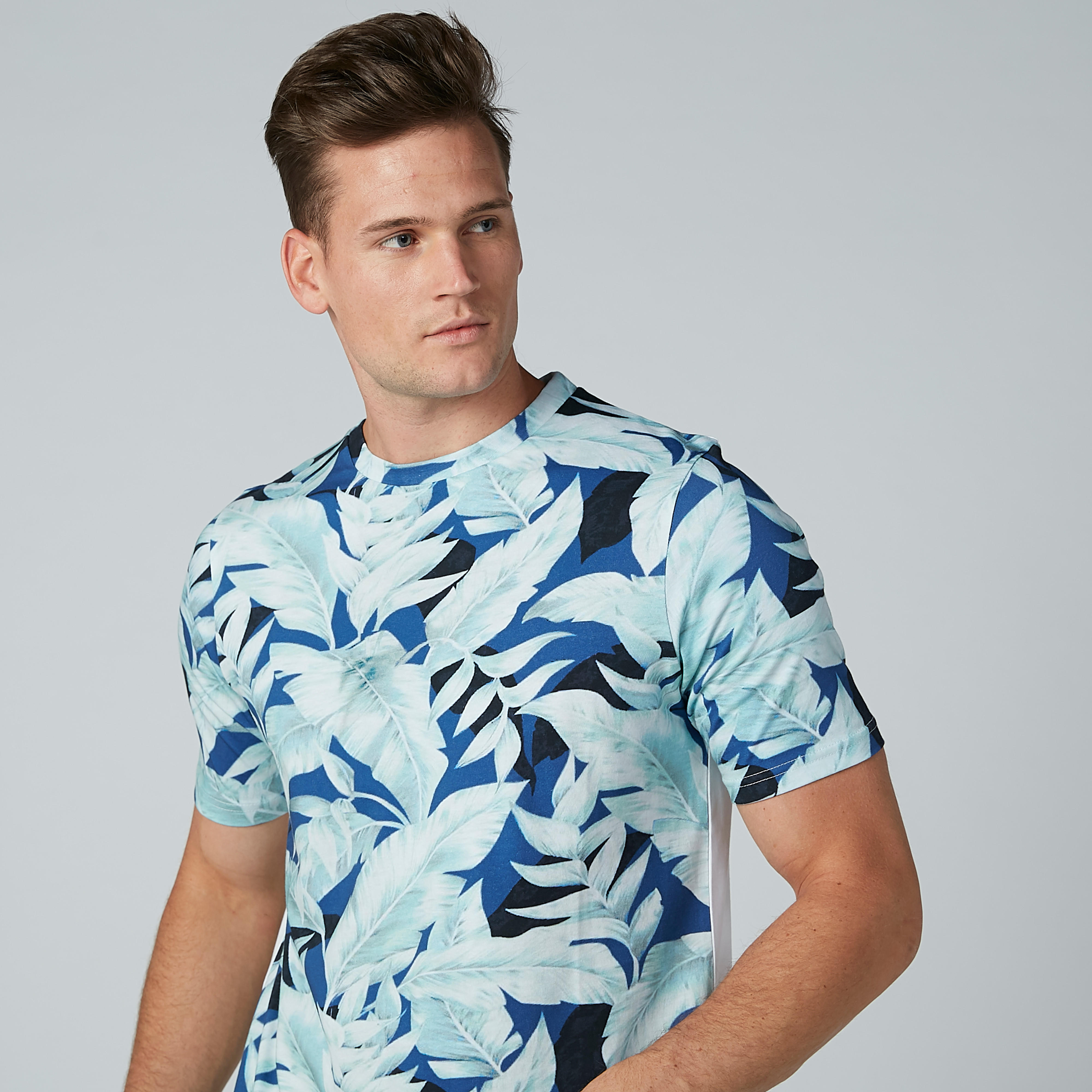 تيشيرت بياقة مستديرة وأكمام قصيرة وطبعات-men-clothing-tshirtsandpolos-tshirts-image-3