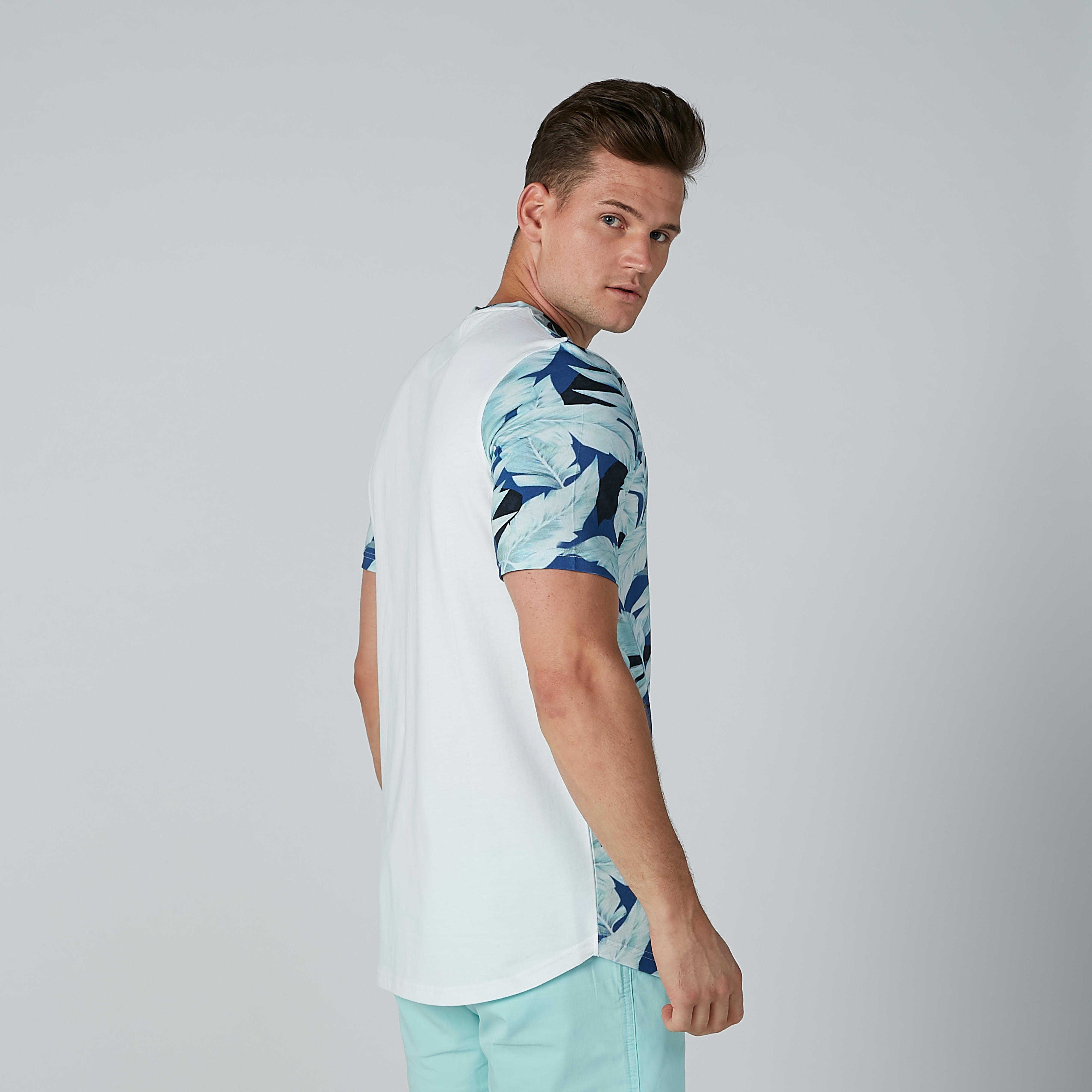 تيشيرت بياقة مستديرة وأكمام قصيرة وطبعات-men-clothing-tshirtsandpolos-tshirts-image-4