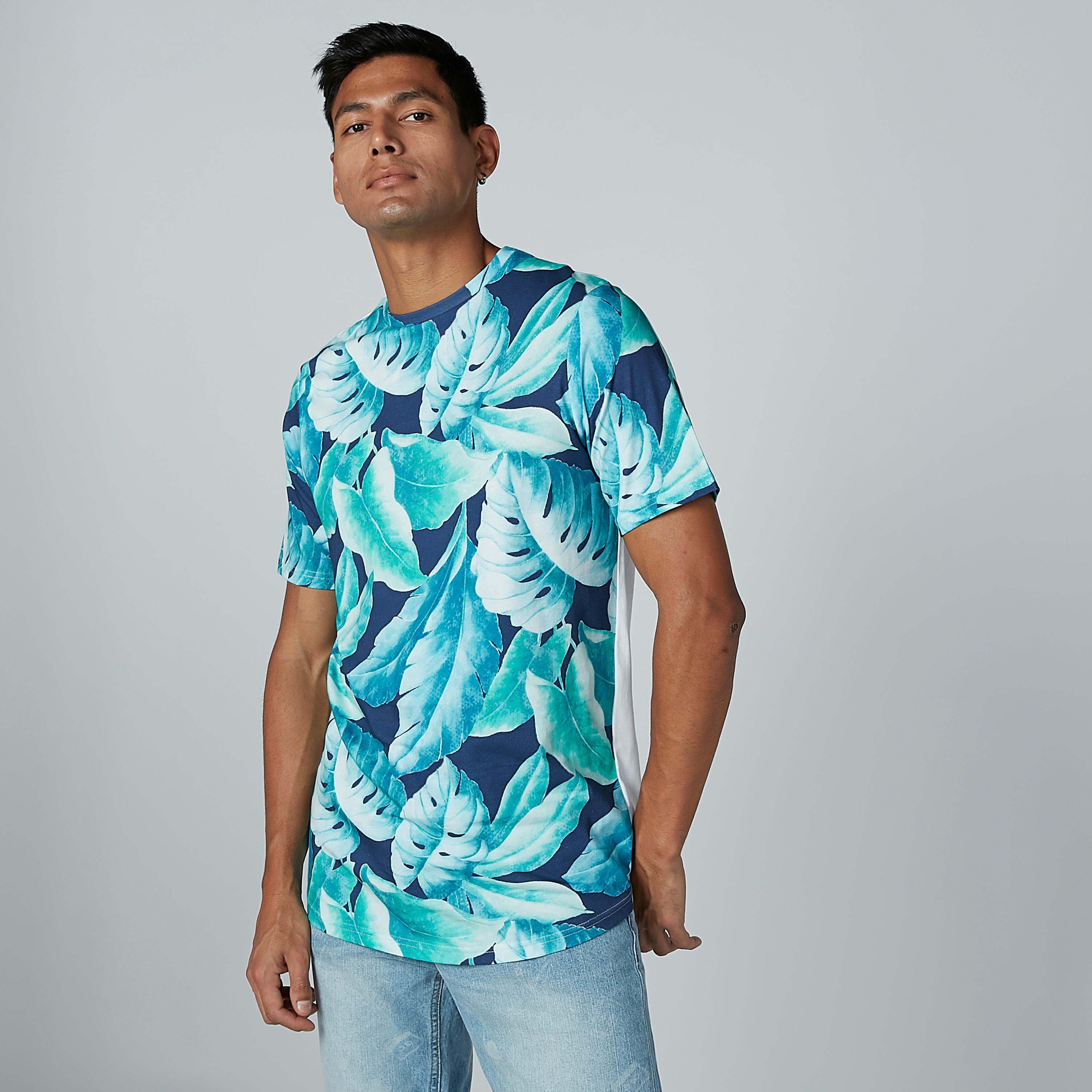 تيشيرت بياقة مستديرة وأكمام قصيرة وطبعات-men-clothing-tshirtsandpolos-tshirts-image-1