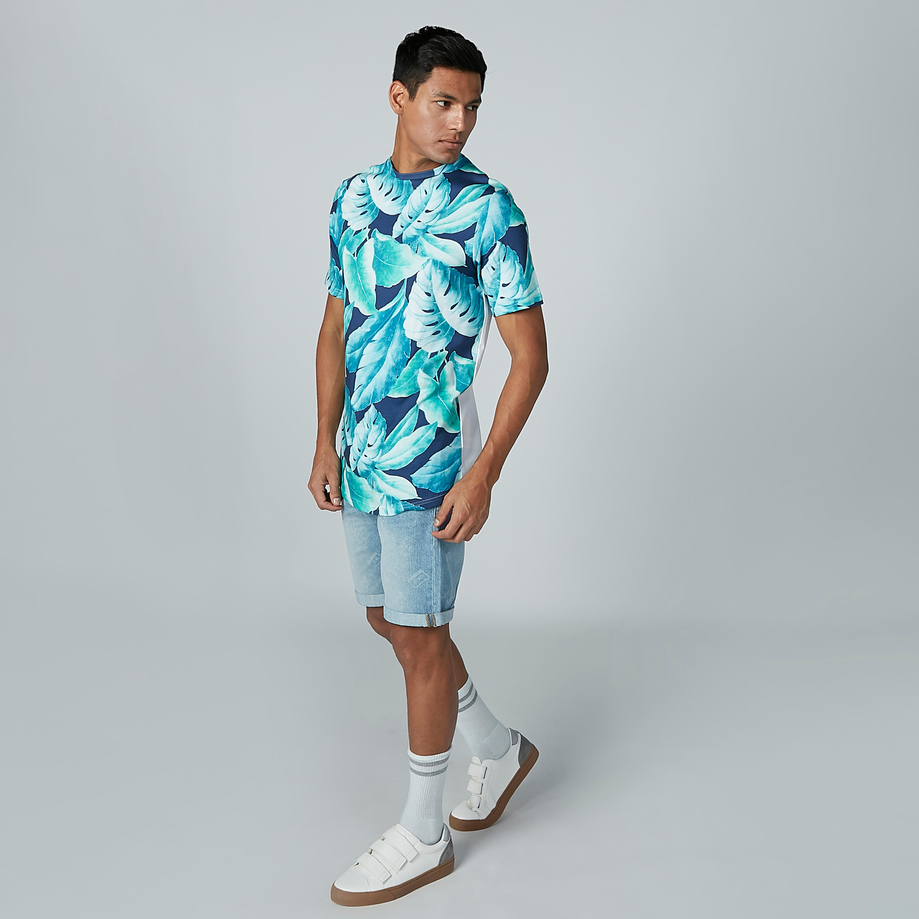 تيشيرت بياقة مستديرة وأكمام قصيرة وطبعات-men-clothing-tshirtsandpolos-tshirts-image-2