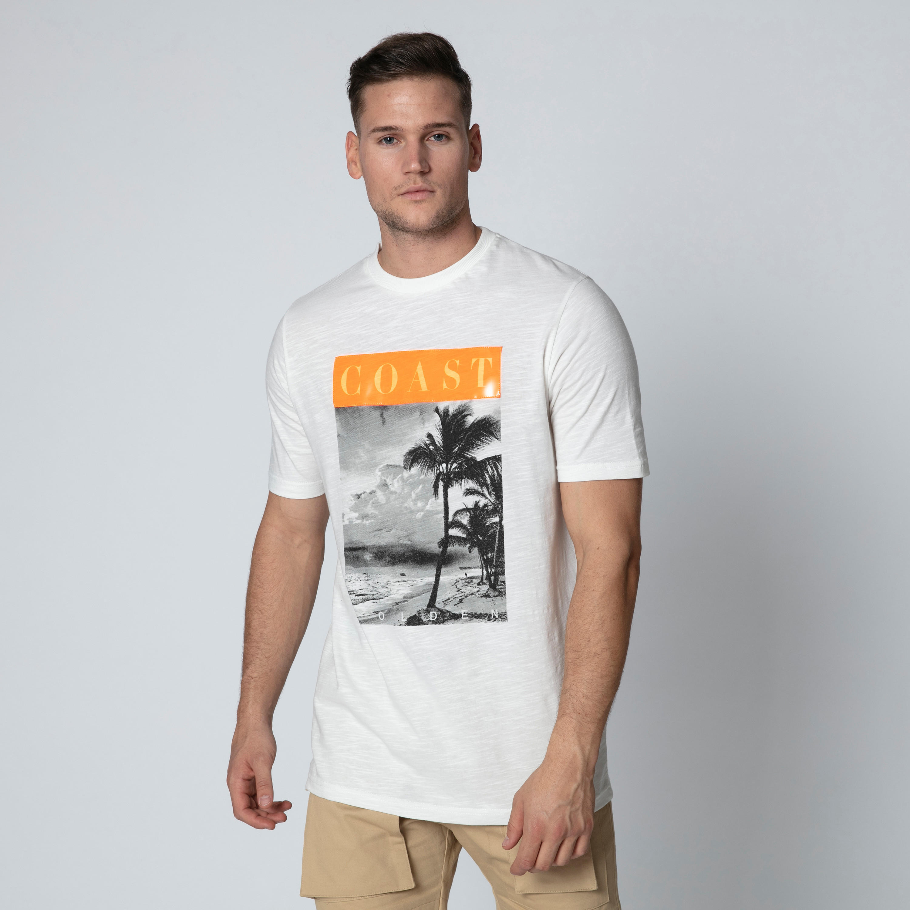 تيشيرت بياقة مستديرة وأكمام قصيرة وطبعات-men-clothing-tshirtsandpolos-tshirts-image-1