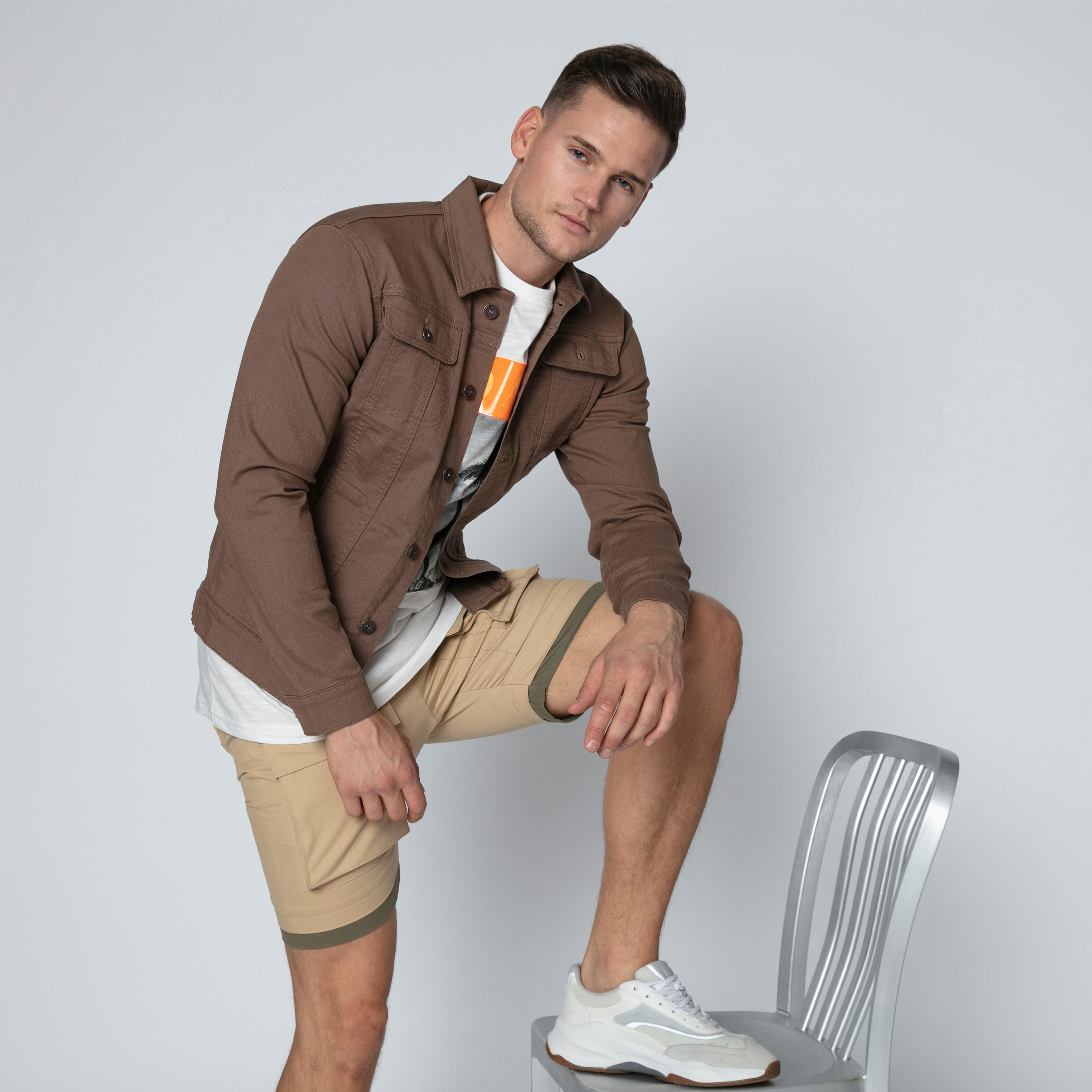 تيشيرت بياقة مستديرة وأكمام قصيرة وطبعات-men-clothing-tshirtsandpolos-tshirts-image-3