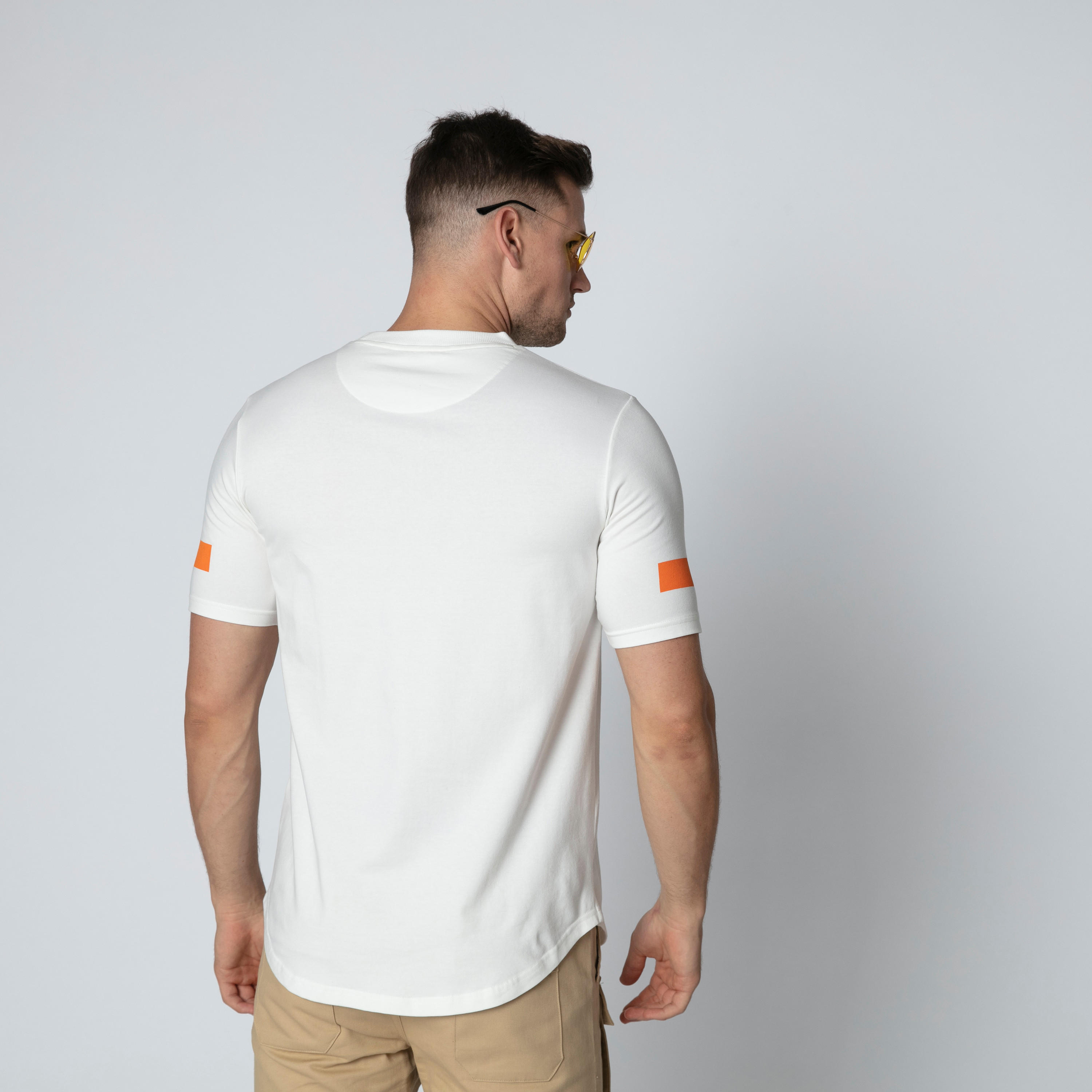 تيشيرت بياقة مستديرة وأكمام قصيرة وطبعات-men-clothing-tshirtsandpolos-tshirts-image-5