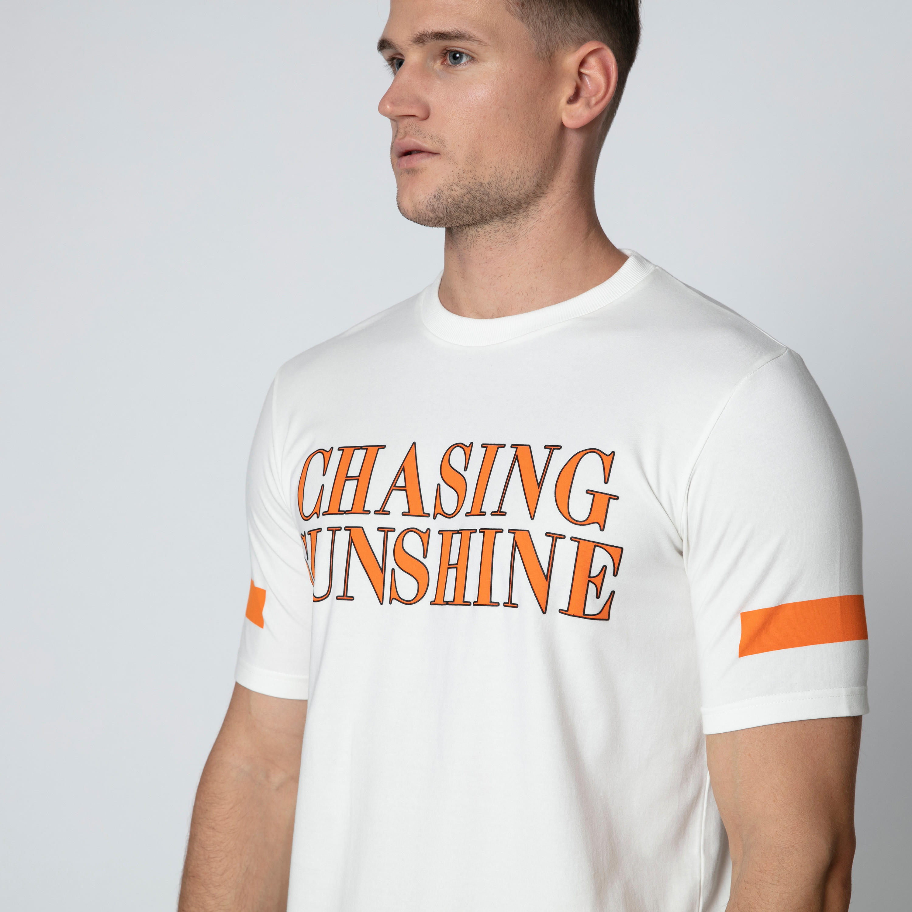 تيشيرت بياقة مستديرة وأكمام قصيرة وطبعات-men-clothing-tshirtsandpolos-tshirts-image-2