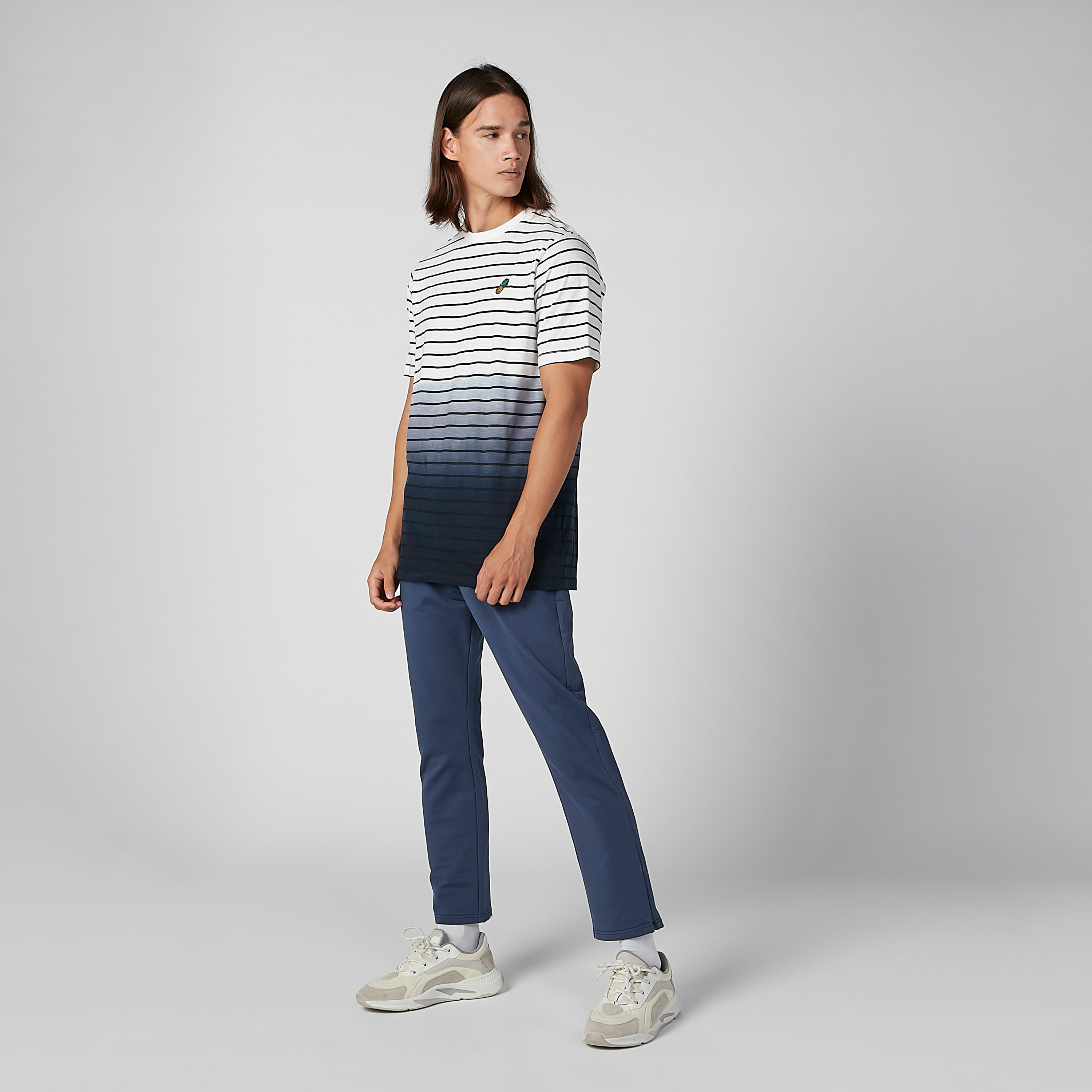 تيشيرت مقلّم بياقة مستديرة وأكمام قصيرة-men-clothing-tshirtsandpolos-tshirts-image-2