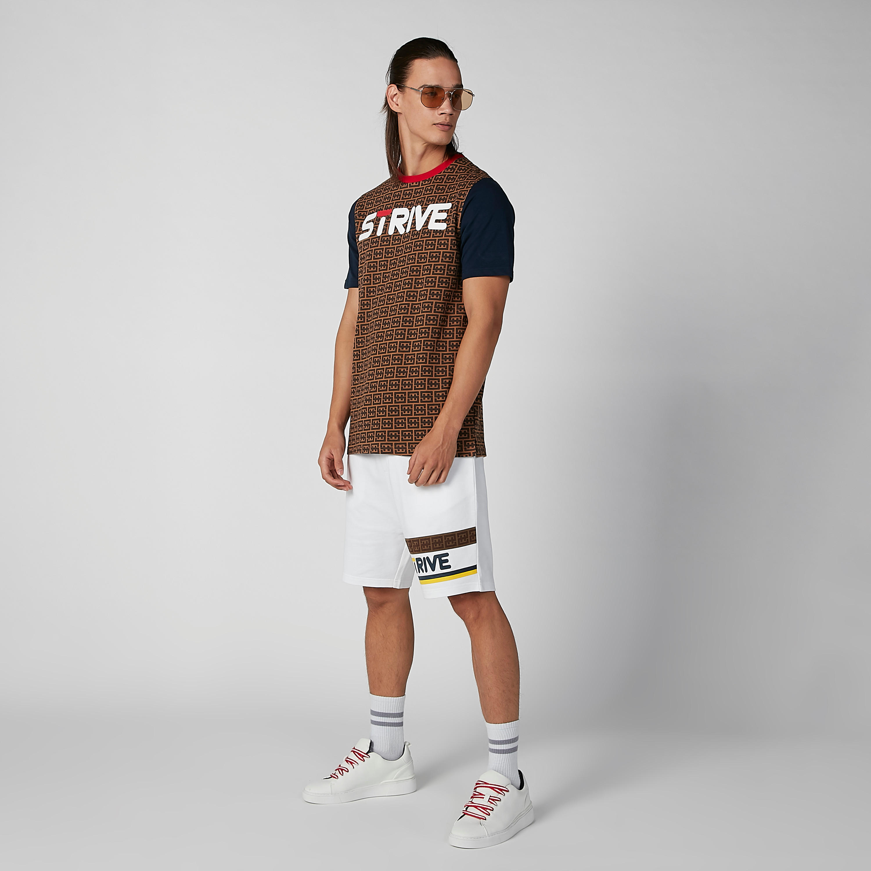تيشيرت بياقة مستديرة وأكمام قصيرة وطبعات-men-clothing-tshirtsandpolos-tshirts-image-2
