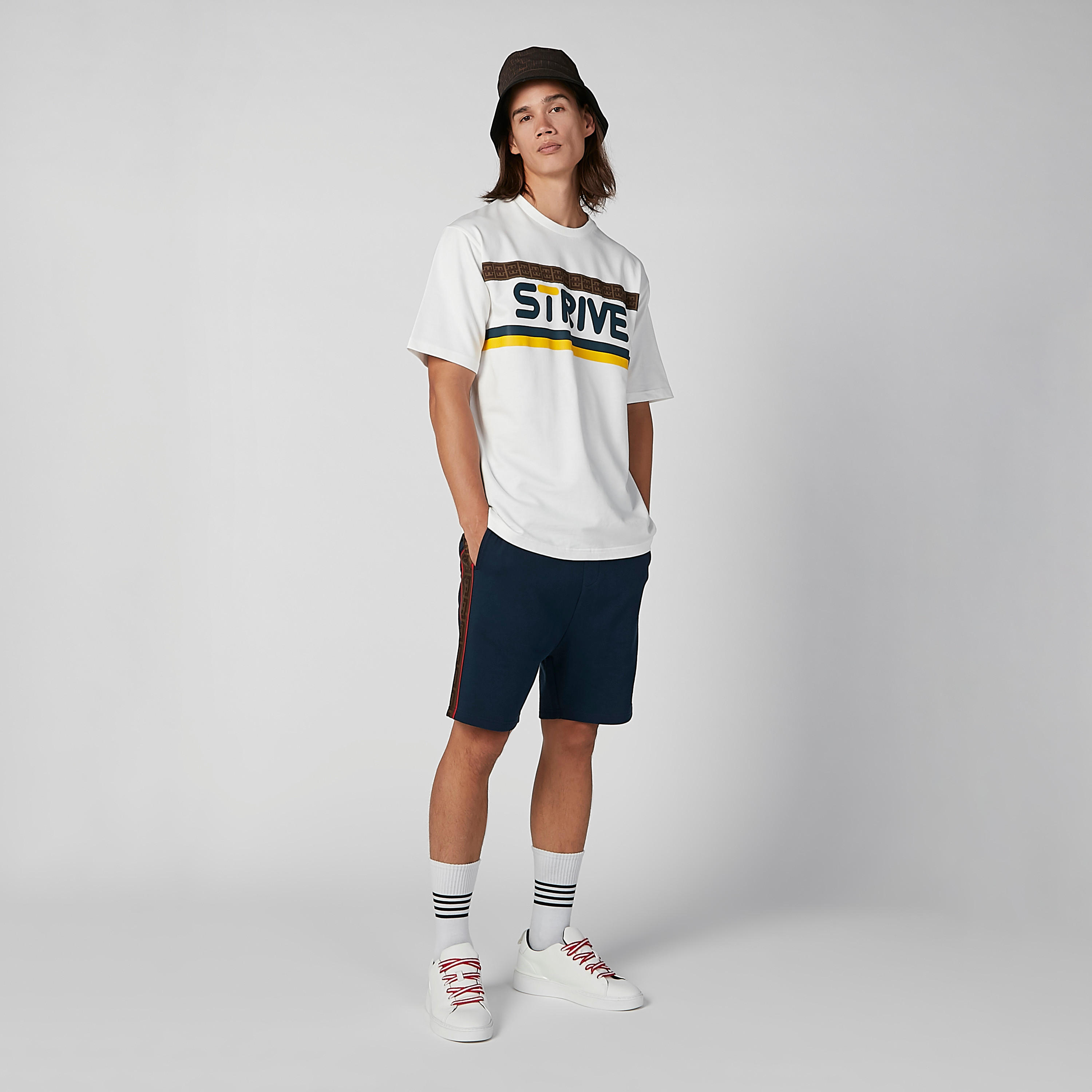 شورت بخصر مرن ورباط وشريطة-men-clothing-bottoms-shorts-image-2