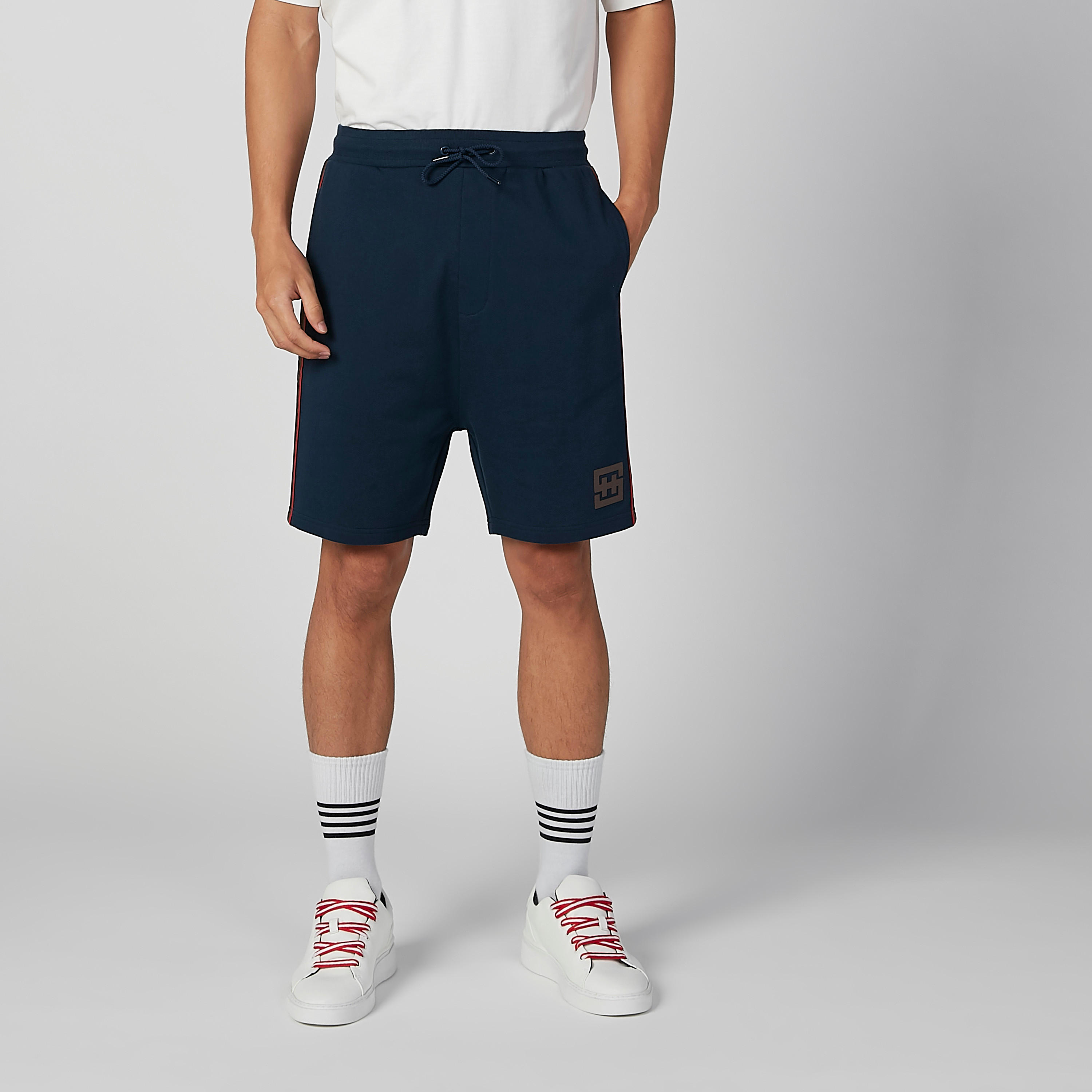 شورت بخصر مرن ورباط وشريطة-men-clothing-bottoms-shorts-image-3