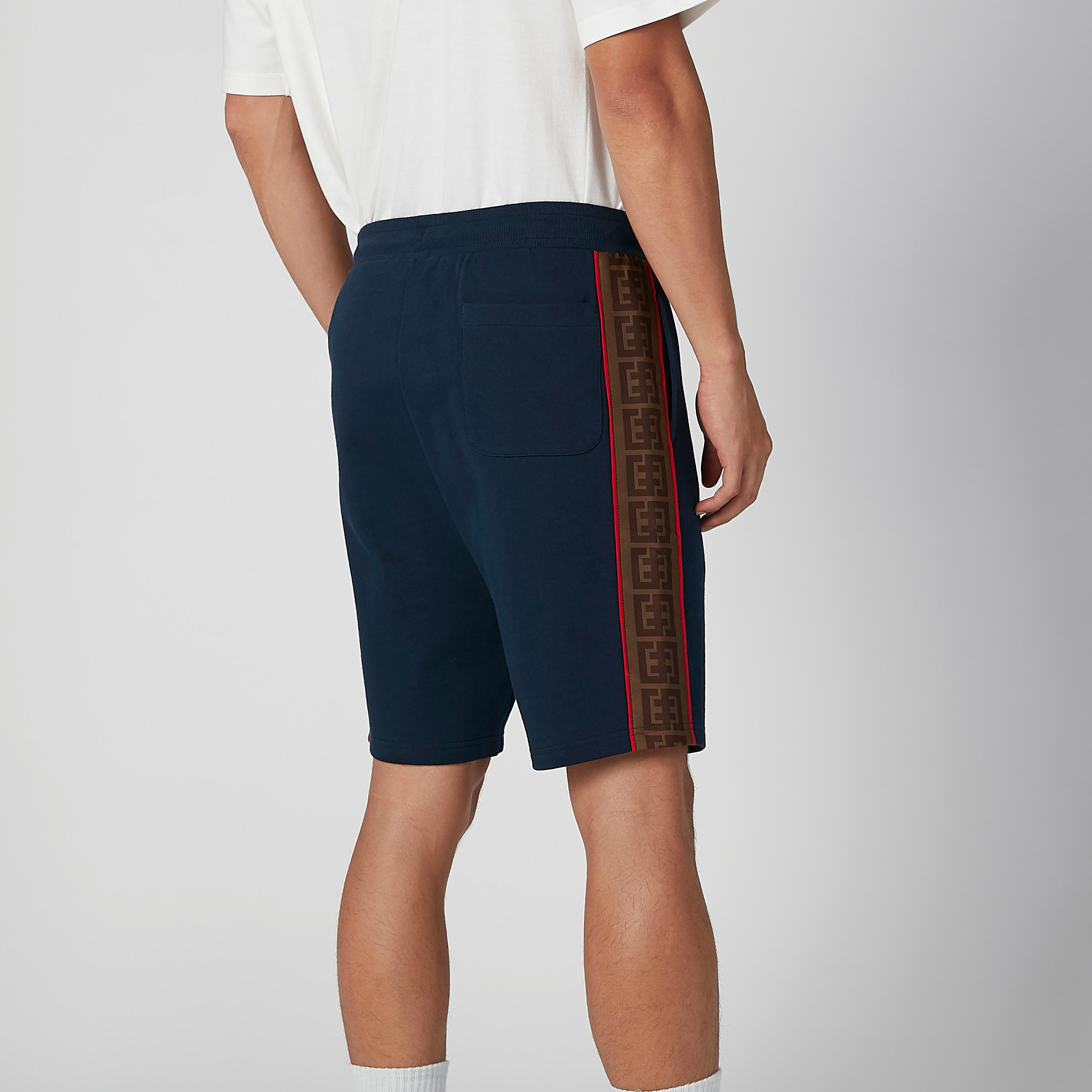 شورت بخصر مرن ورباط وشريطة-men-clothing-bottoms-shorts-image-4