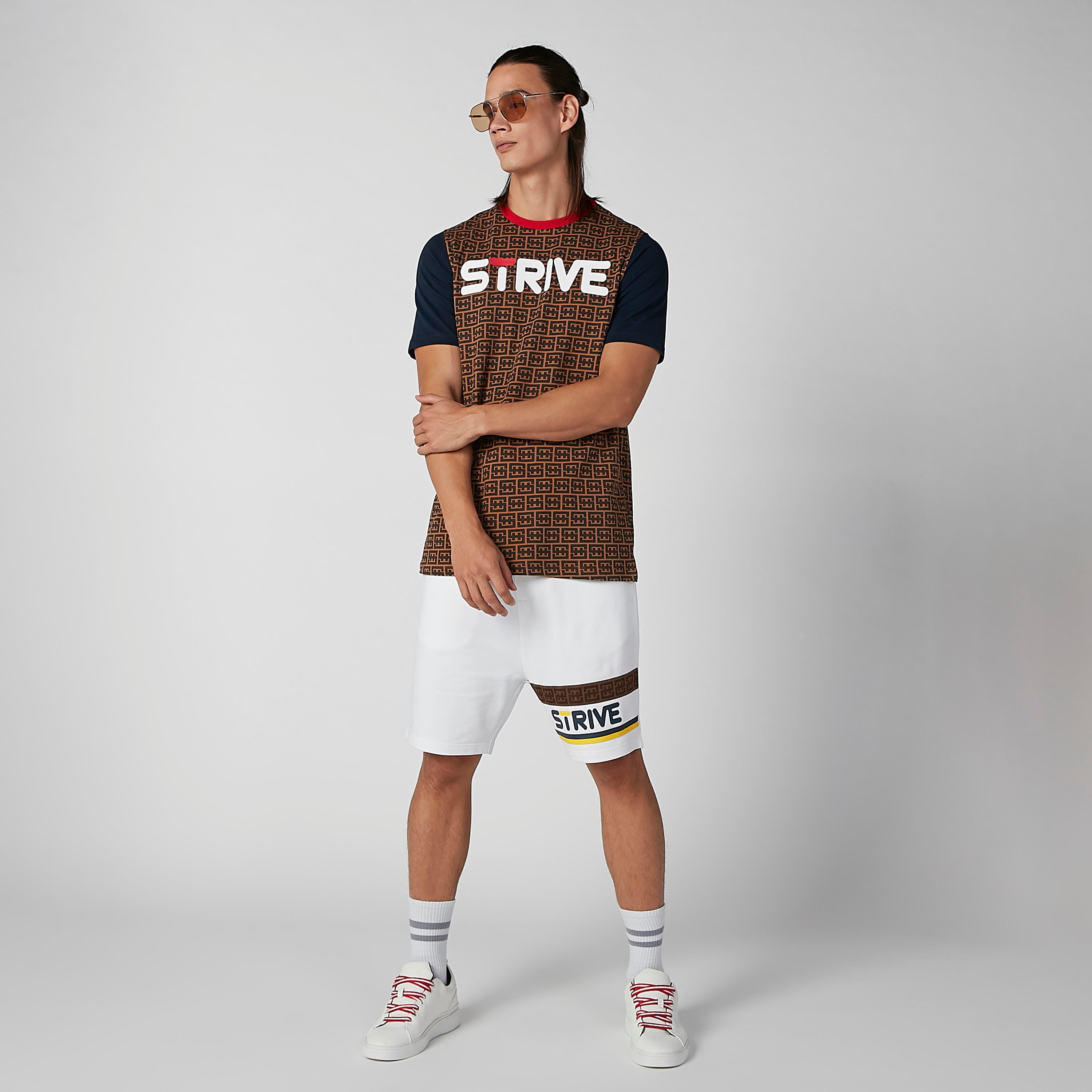شورت برباط وجيوب وخصر مرن وطبعات-men-clothing-bottoms-shorts-image-2