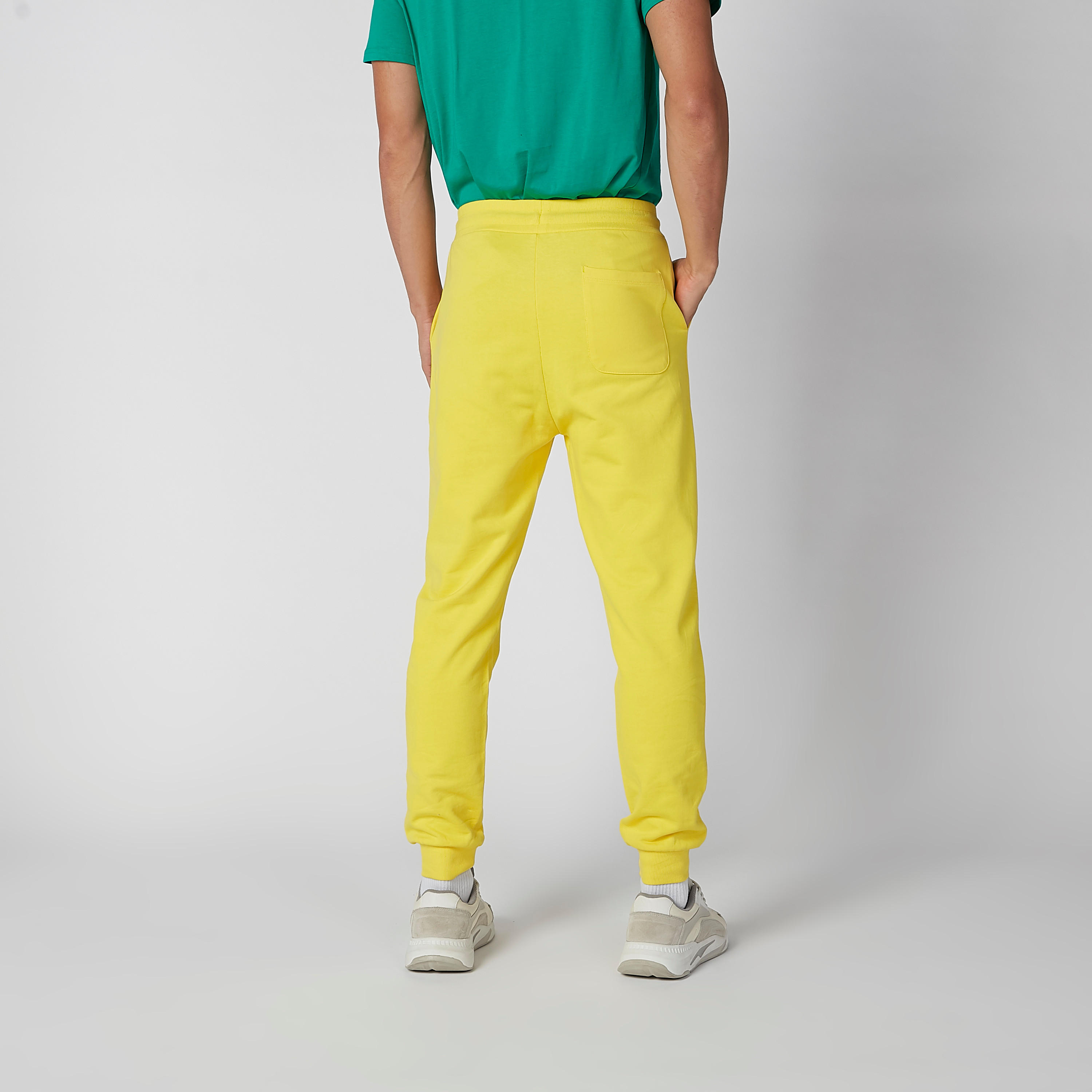 بنطلون رياضي برباط وجيوب وطبعات-men-clothing-bottoms-joggers-image-3