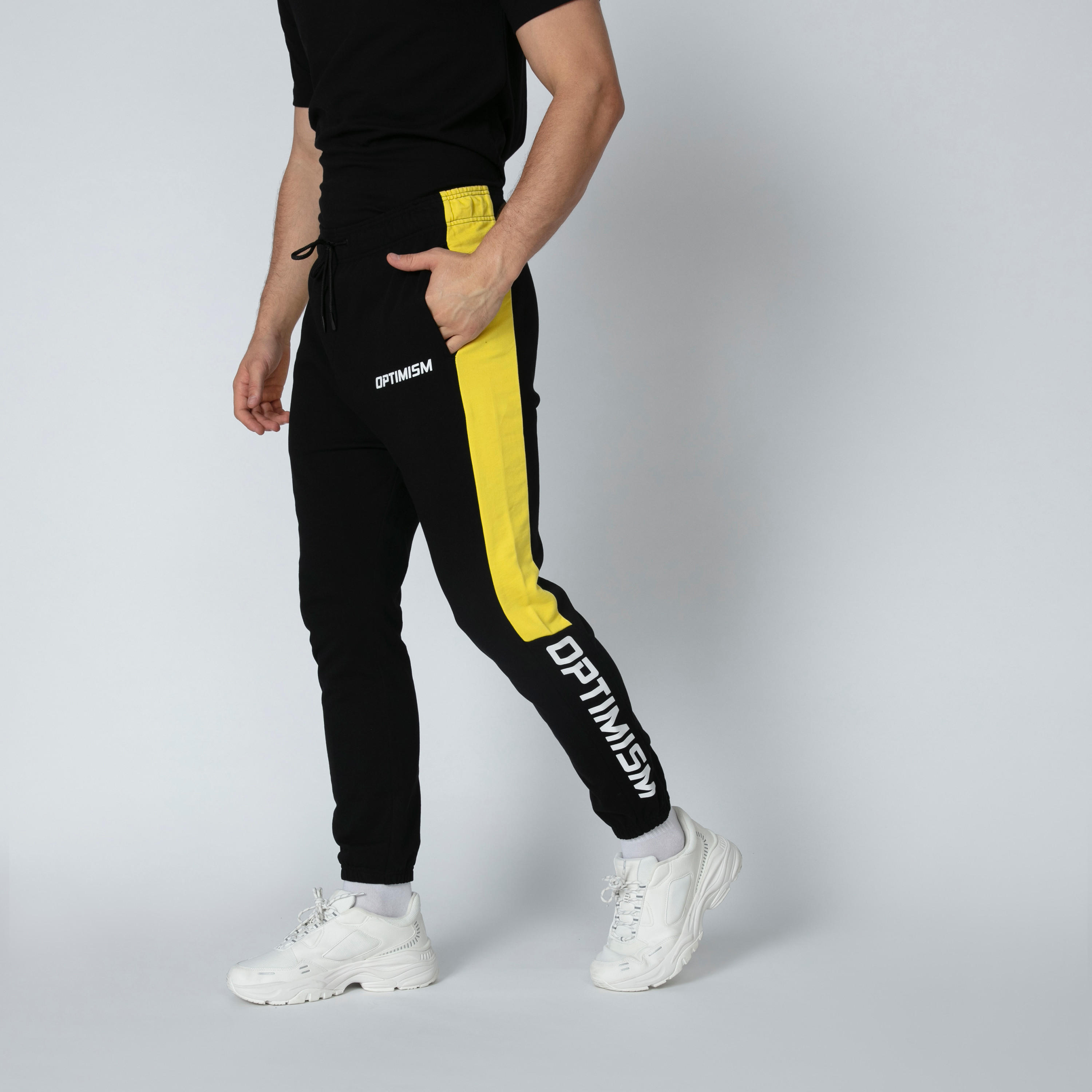 بنطال رياضي طويل برباط وجيوب وطبعات-men-clothing-bottoms-joggers-image-6