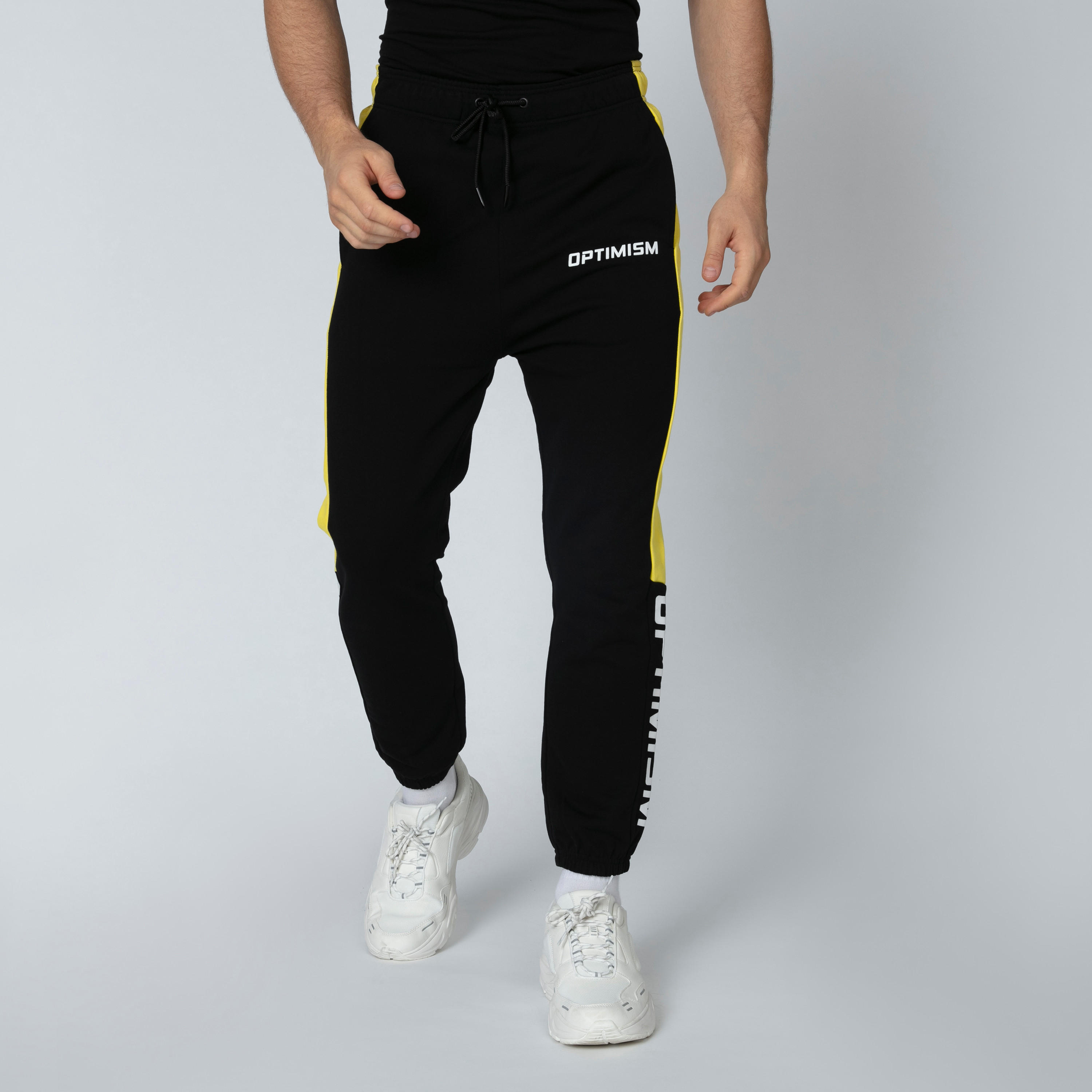 بنطال رياضي طويل برباط وجيوب وطبعات-men-clothing-bottoms-joggers-image-4