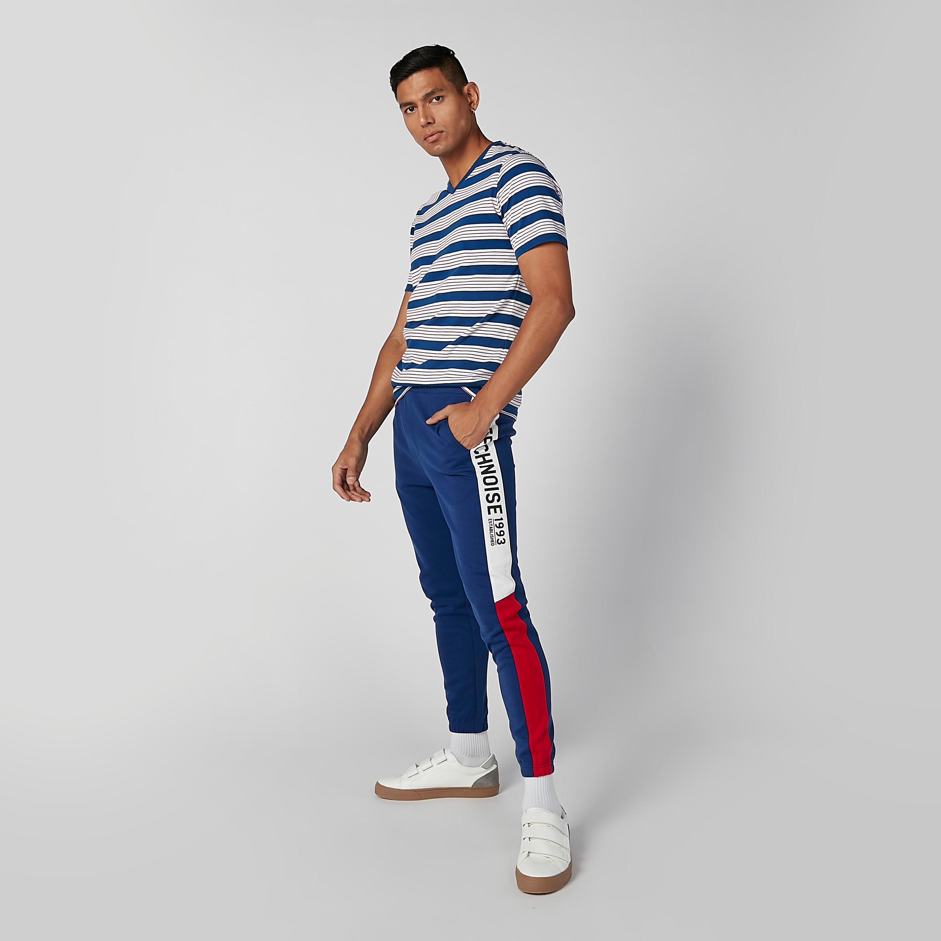بنطال رياضي بأساور مطّاطية ورباط وجيوب وطبعات-men-clothing-bottoms-joggers-image-3