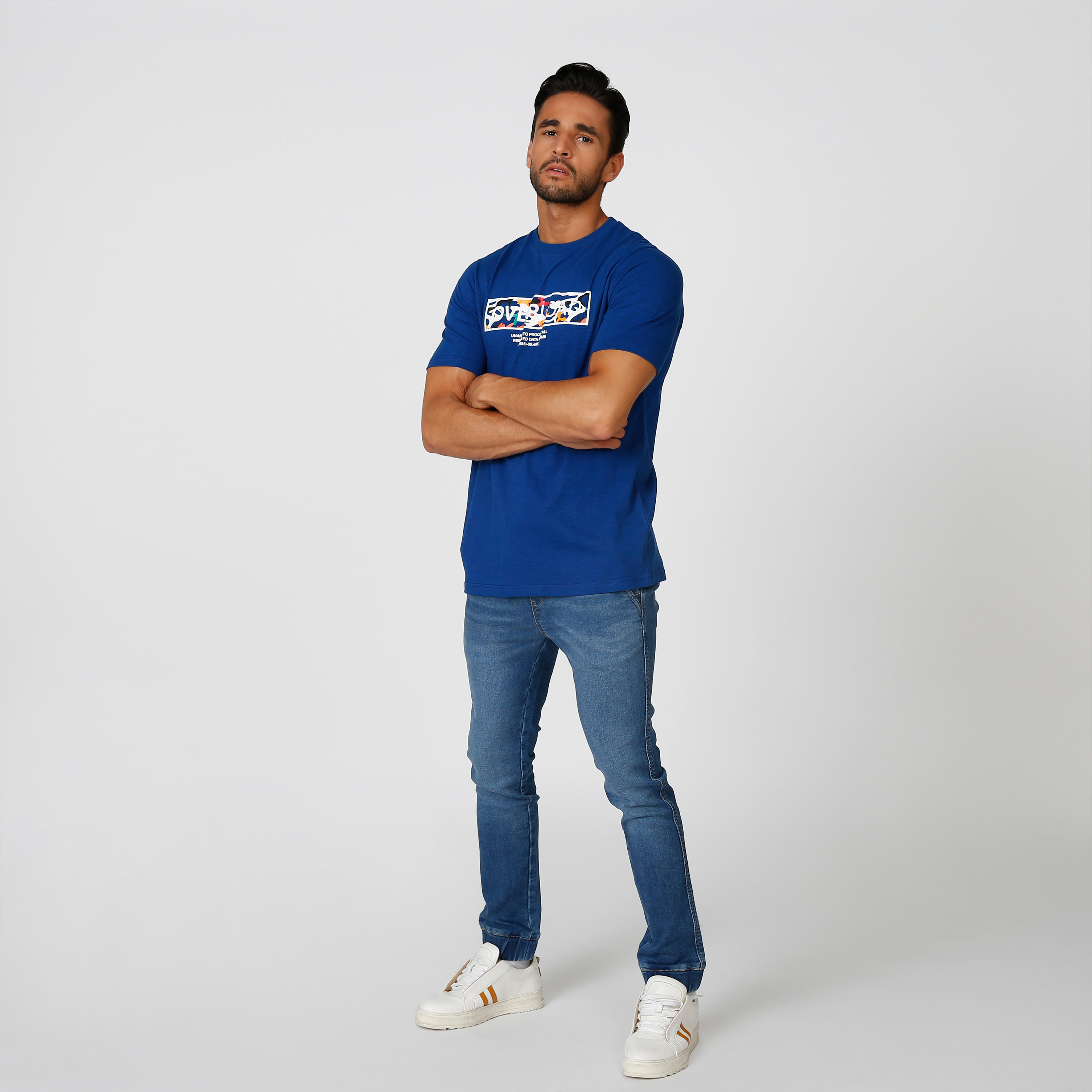 تيشيرت بياقة مستديرة وأكمام قصيرة وطبعات-men-clothing-tshirtsandpolos-tshirts-image-5