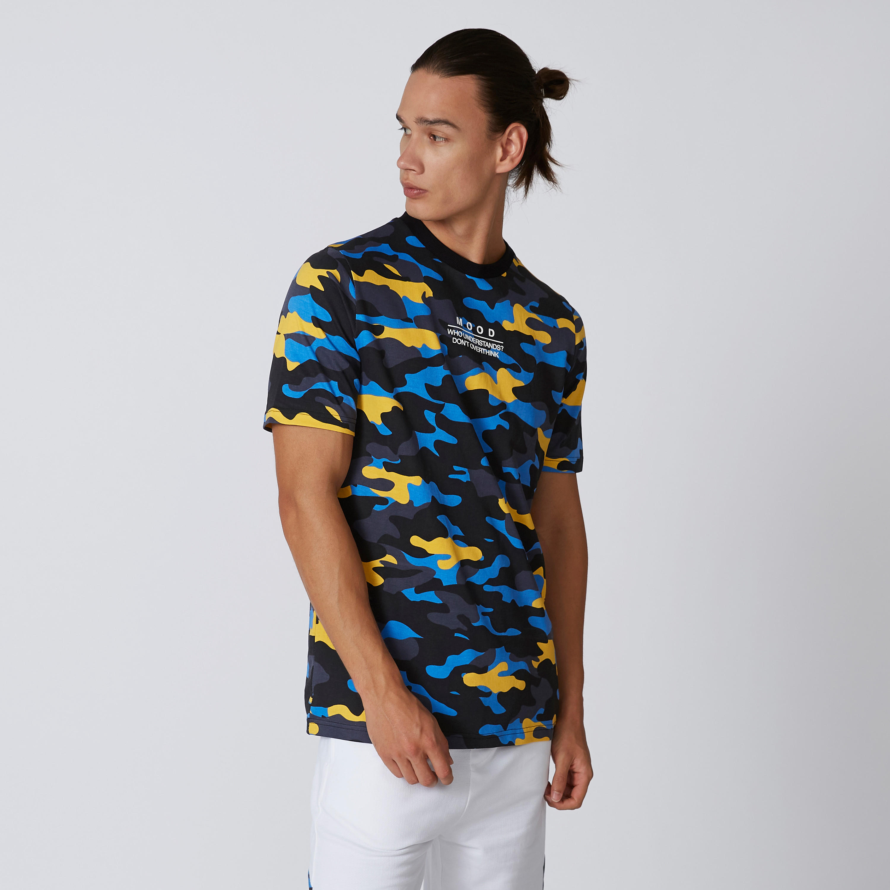 تيشيرت بياقة مستديرة وأكمام قصيرة وطبعات-men-clothing-tshirtsandpolos-tshirts-image-1