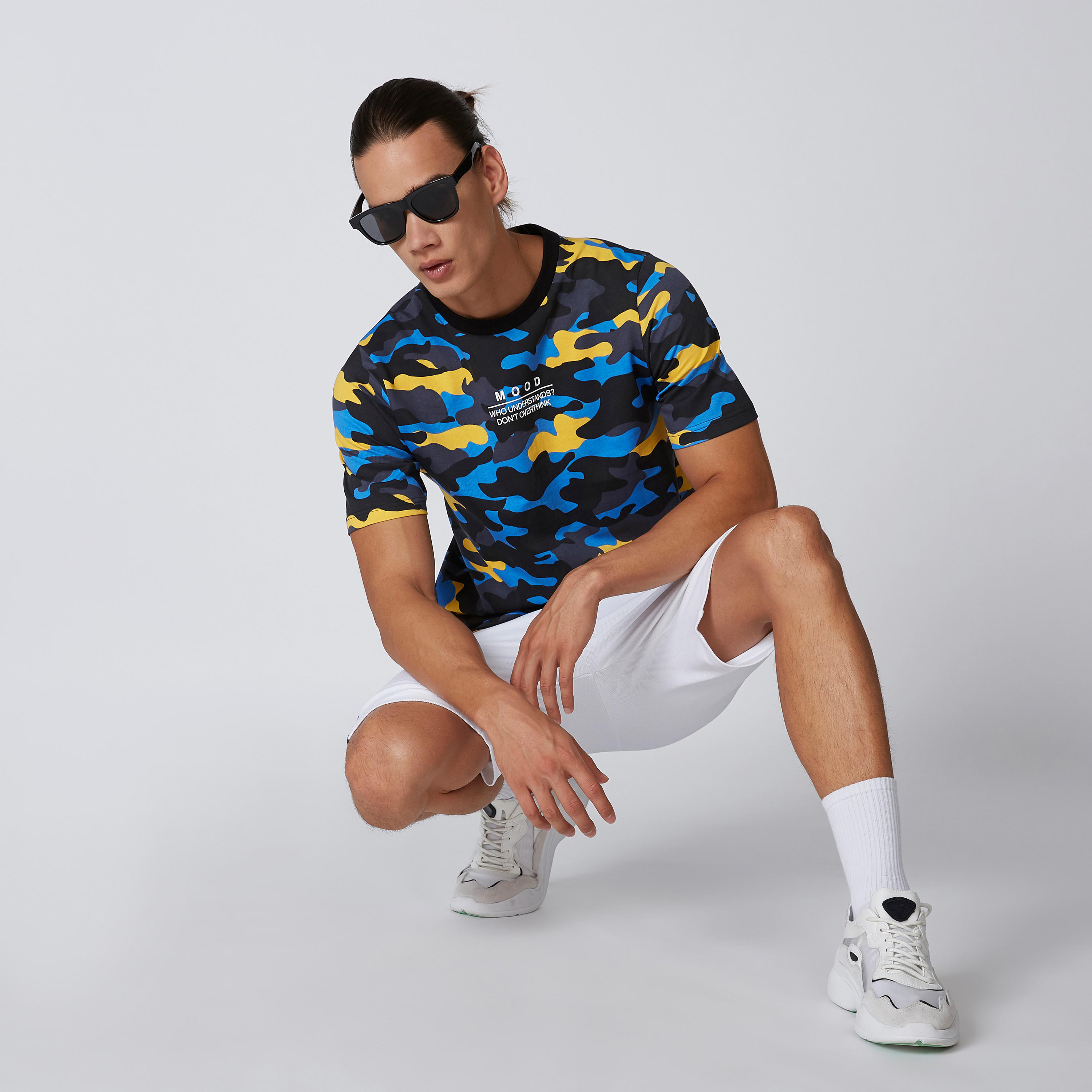 تيشيرت بياقة مستديرة وأكمام قصيرة وطبعات-men-clothing-tshirtsandpolos-tshirts-image-6