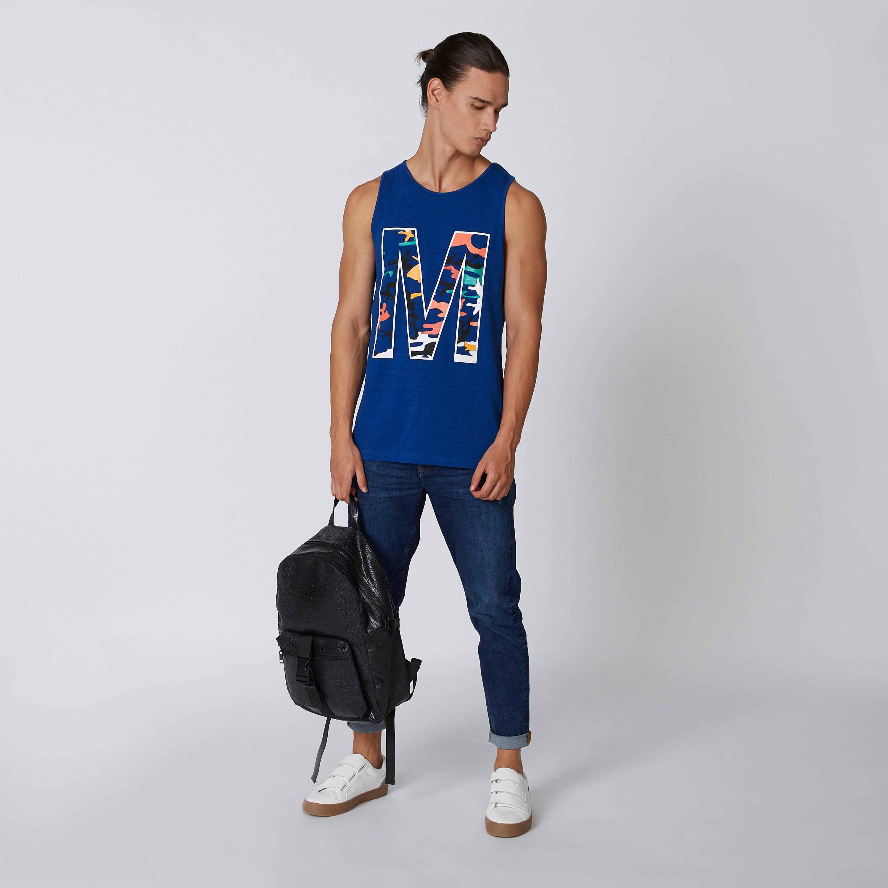 تيشيرت دون أكمام بياقة مستديرة وطبعات-men-clothing-tshirtsandpolos-tshirts-image-1