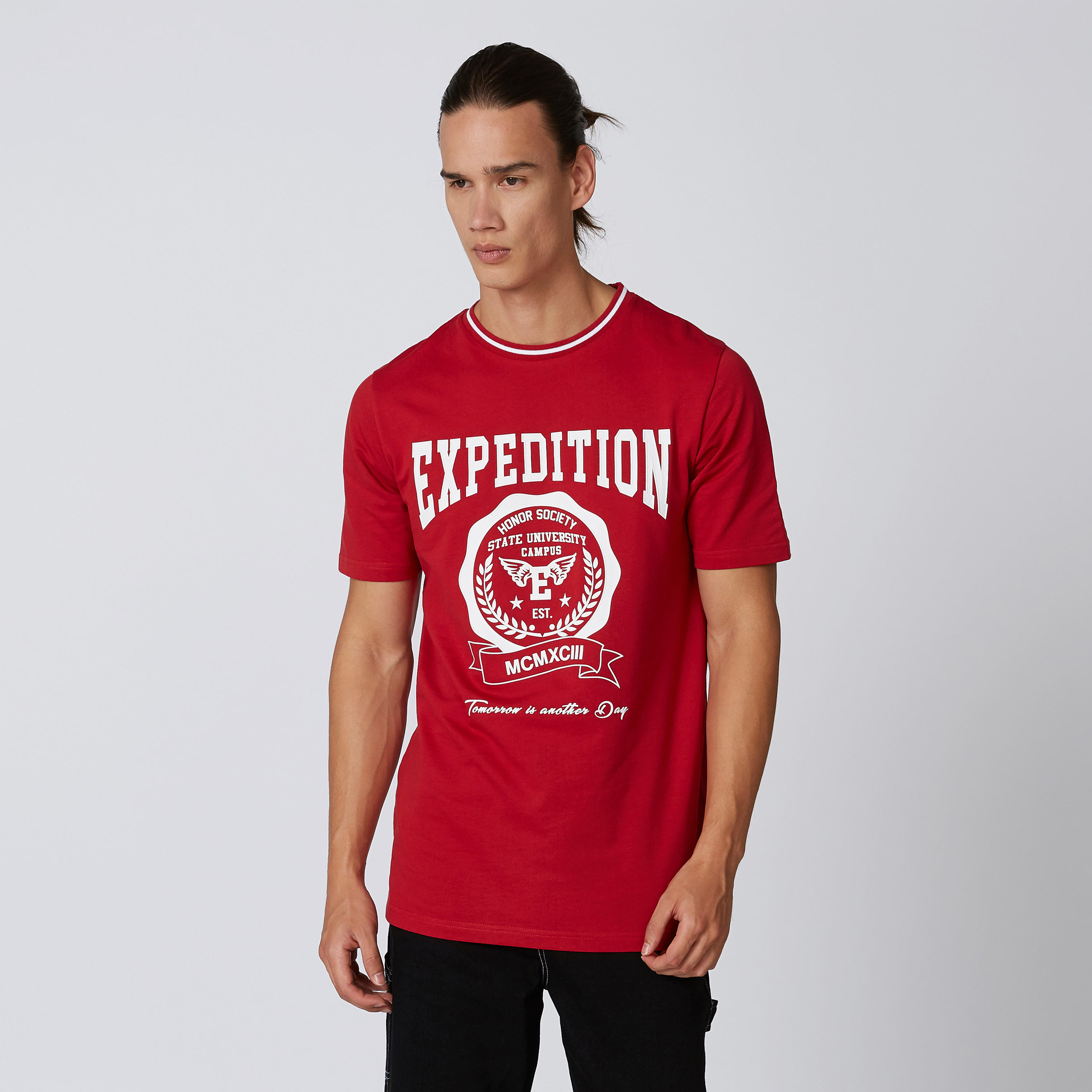 تيشيرت بياقة مستديرة وأكمام قصيرة وطبعات-men-clothing-tshirtsandpolos-tshirts-image-1