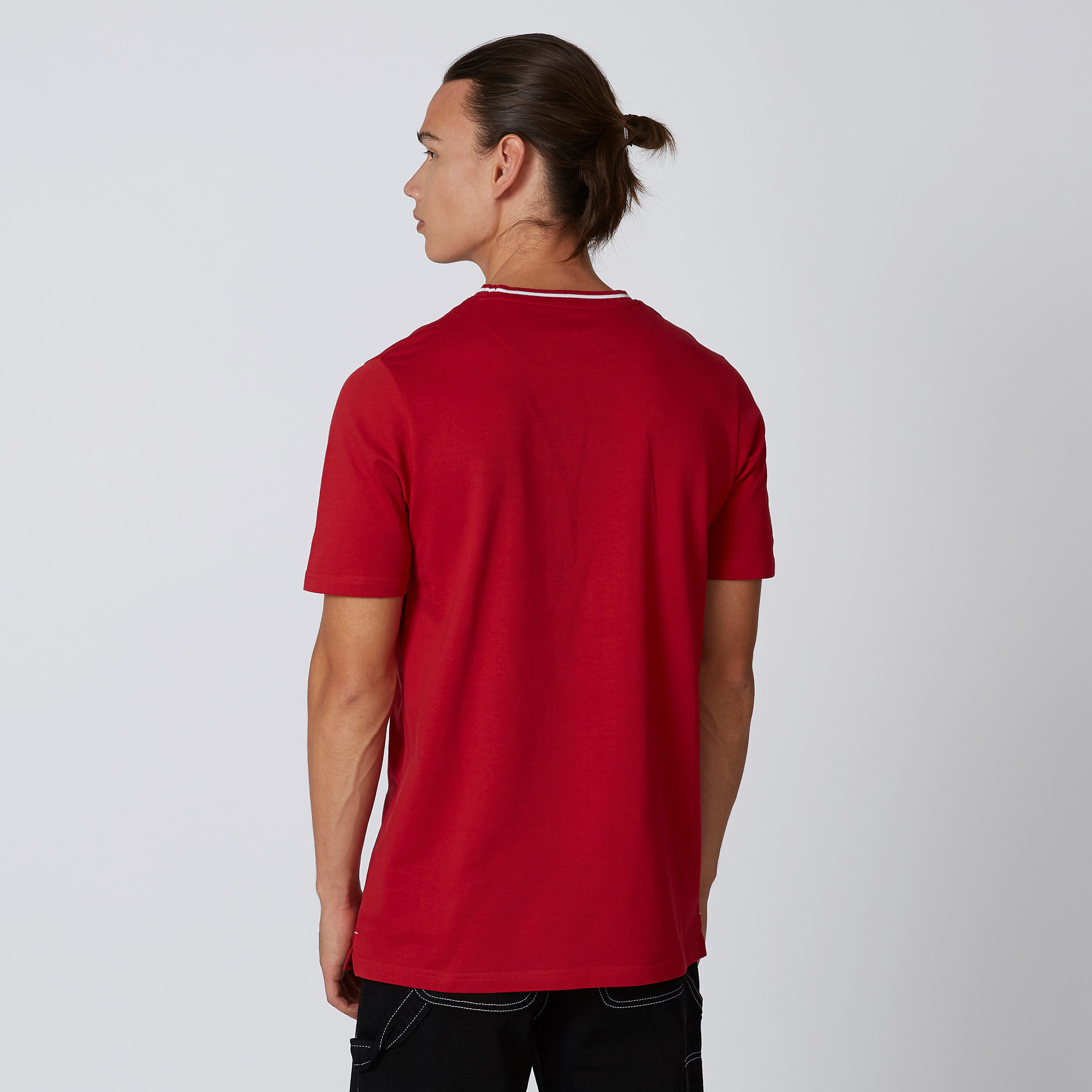 تيشيرت بياقة مستديرة وأكمام قصيرة وطبعات-men-clothing-tshirtsandpolos-tshirts-image-2