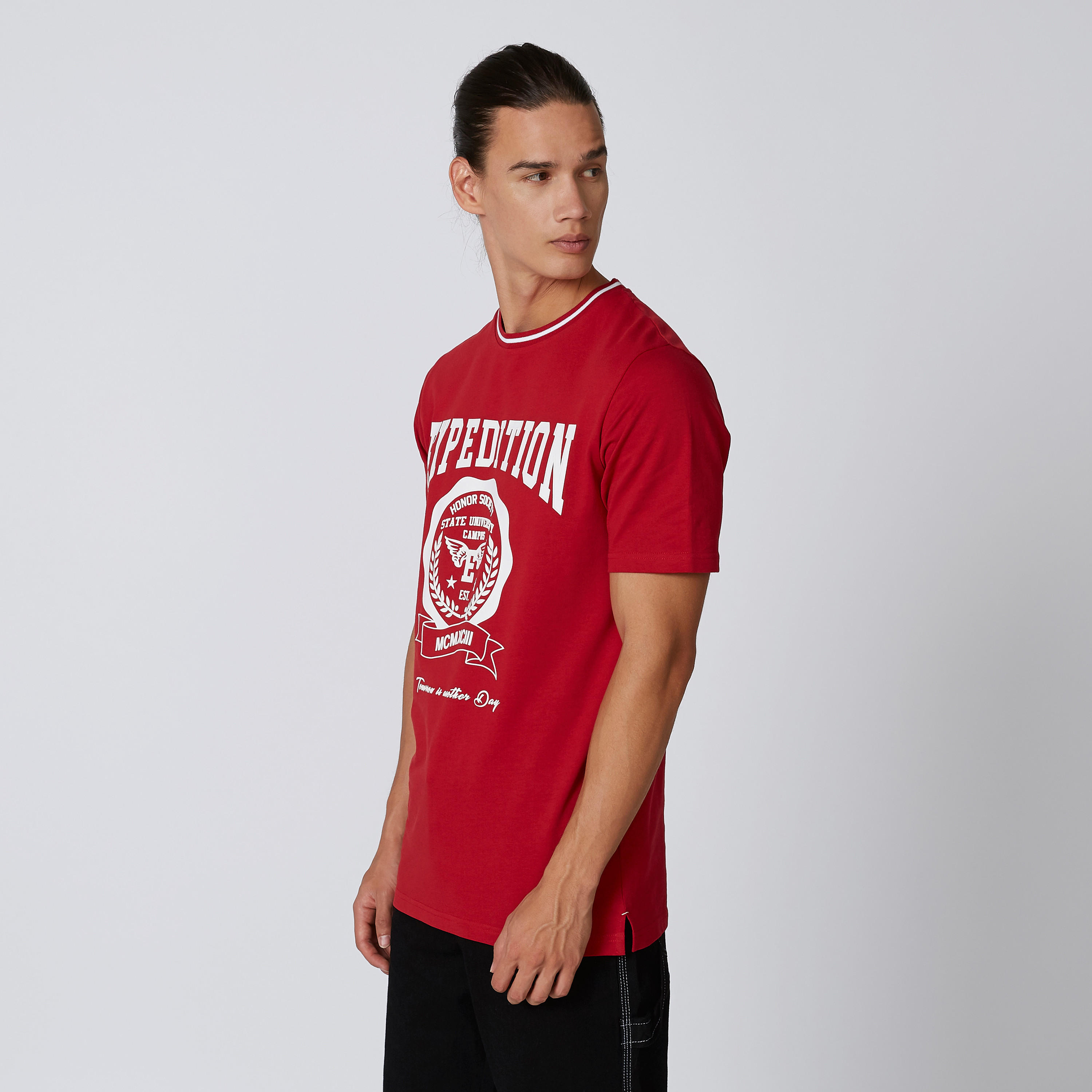 تيشيرت بياقة مستديرة وأكمام قصيرة وطبعات-men-clothing-tshirtsandpolos-tshirts-image-4