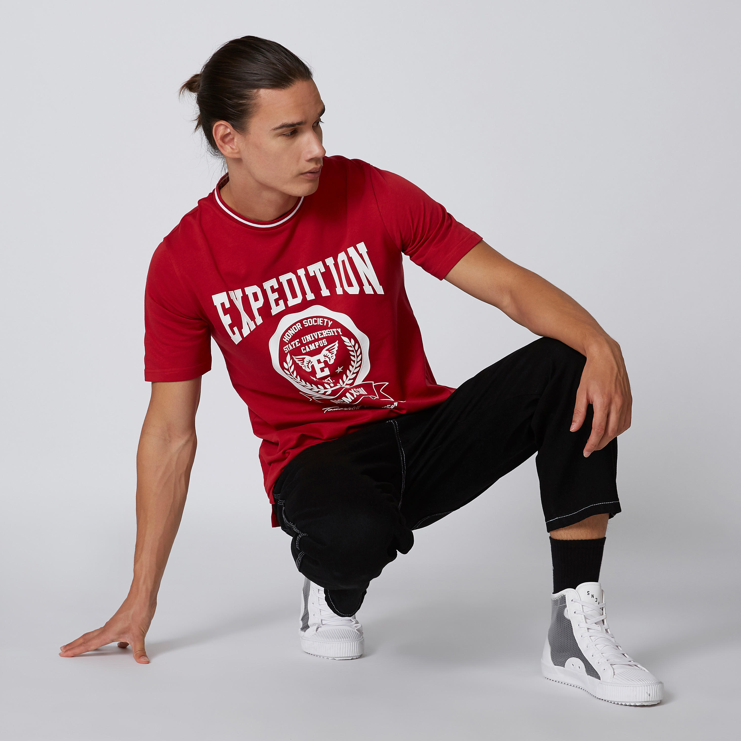 تيشيرت بياقة مستديرة وأكمام قصيرة وطبعات-men-clothing-tshirtsandpolos-tshirts-image-5