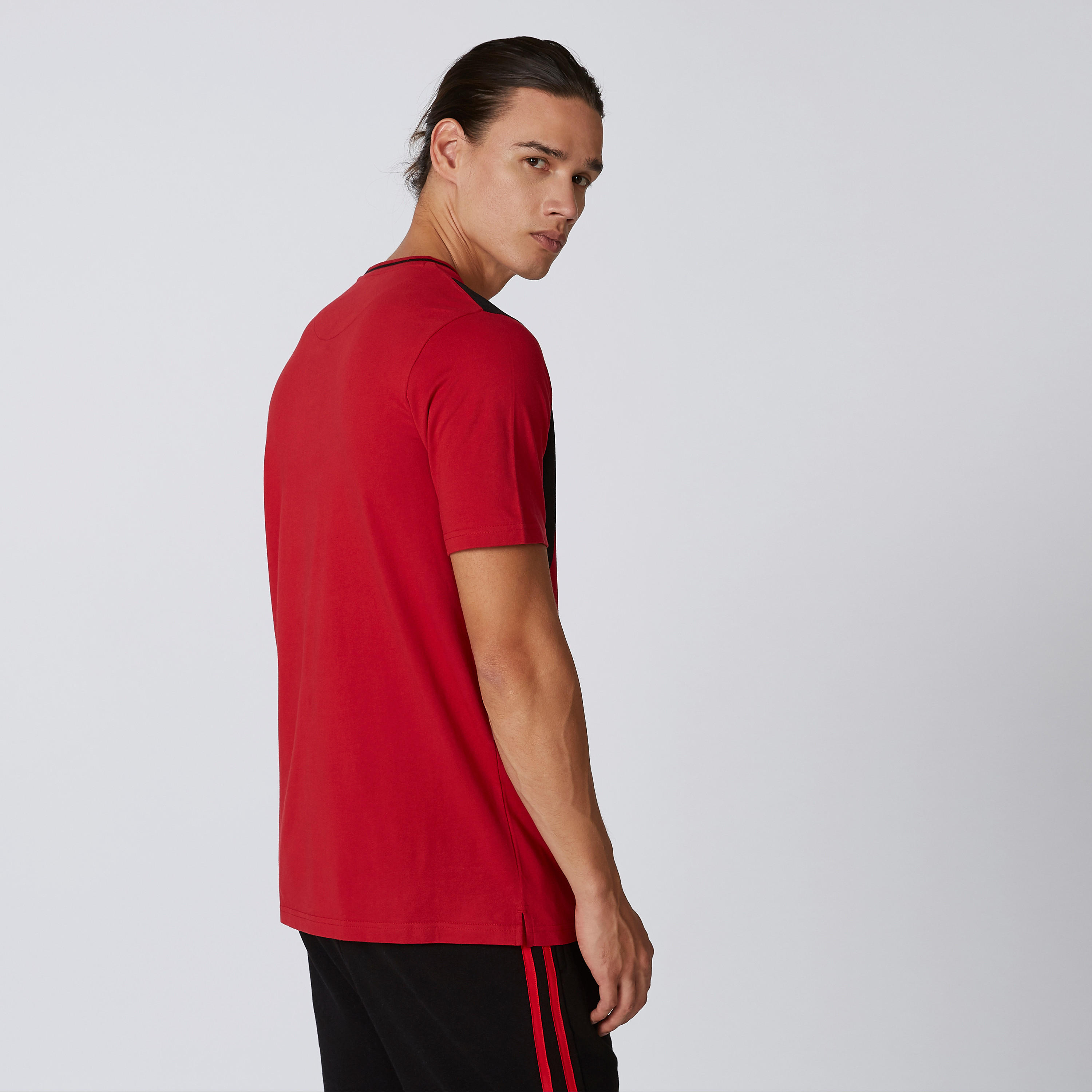 تيشيرت بياقة مستديرة وأكمام قصيرة وطبعات-men-clothing-tshirtsandpolos-tshirts-image-2