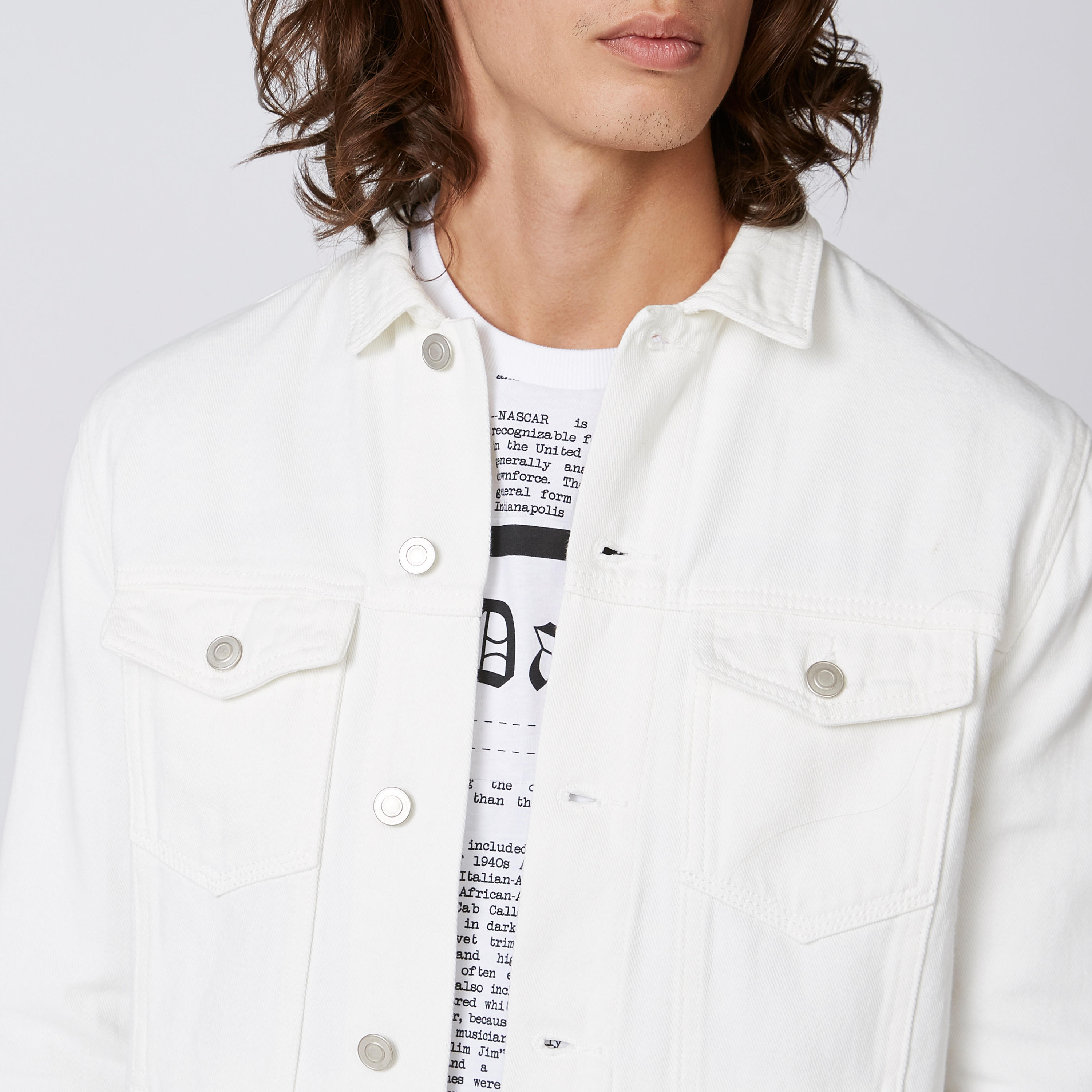 جاكيت بأكمام طويلة وجيوب بطيّة وطبعات-men-clothing-jacketsandblazers-jackets-image-1
