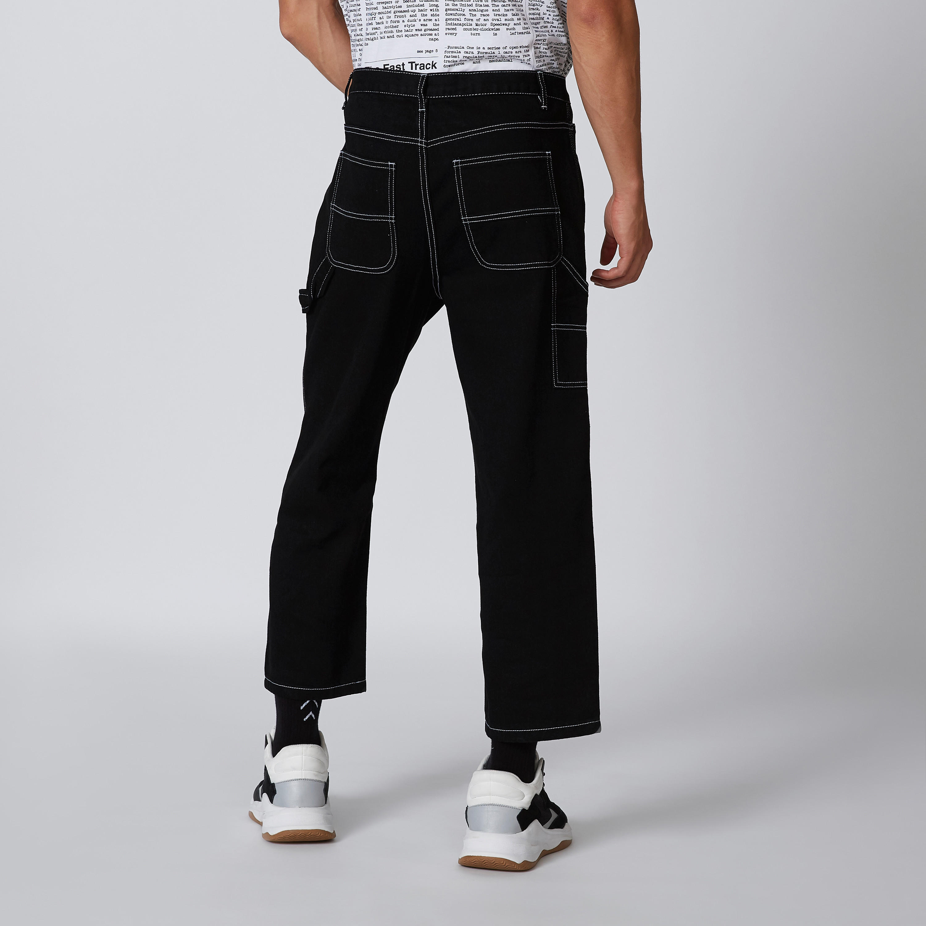 بنطال جينز سادة بجيوب وحلقات للحزام-men-clothing-bottoms-jeans-image-2