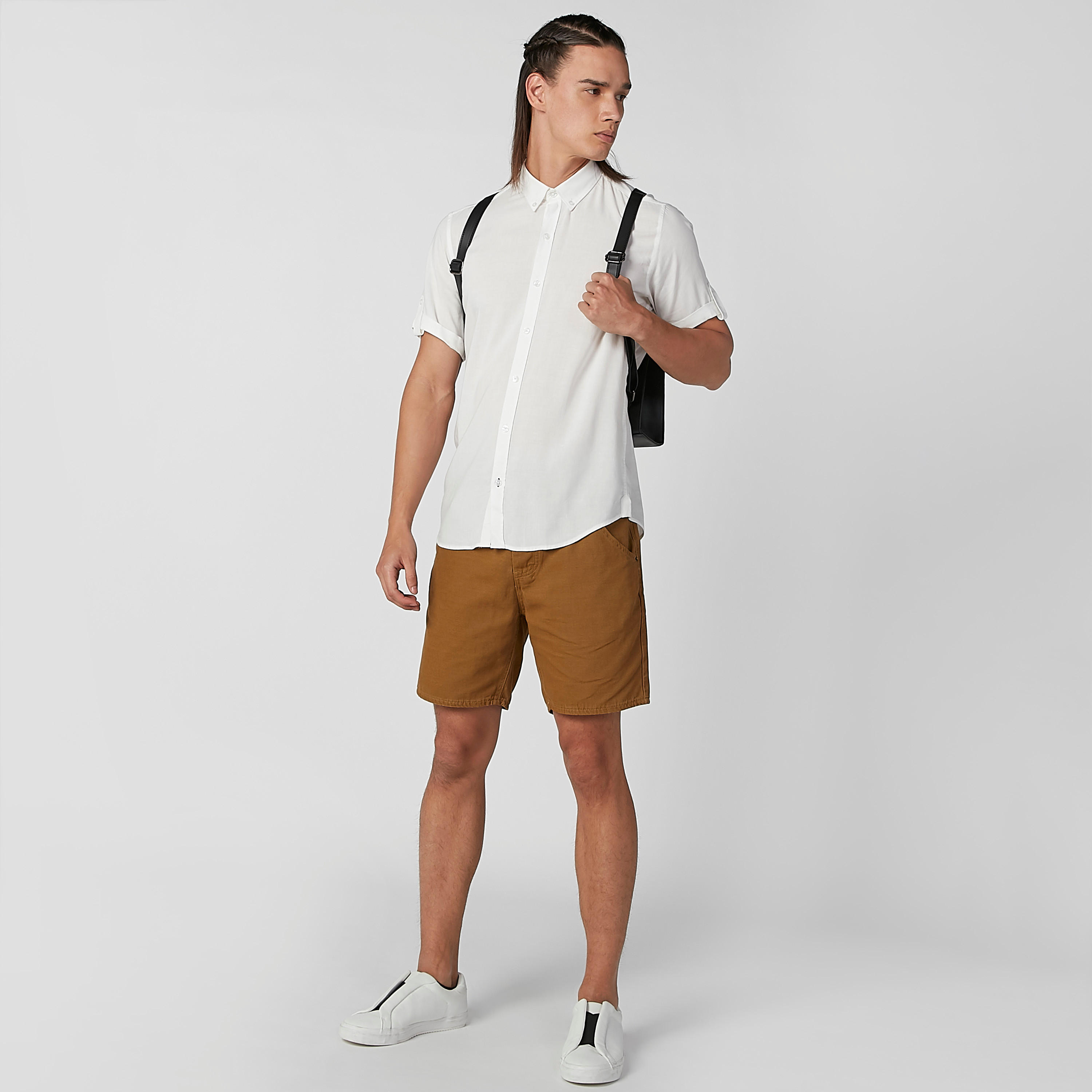 شورت سليم سادة بجيوب وحلقات للحزام-men-clothing-bottoms-shorts-image-2
