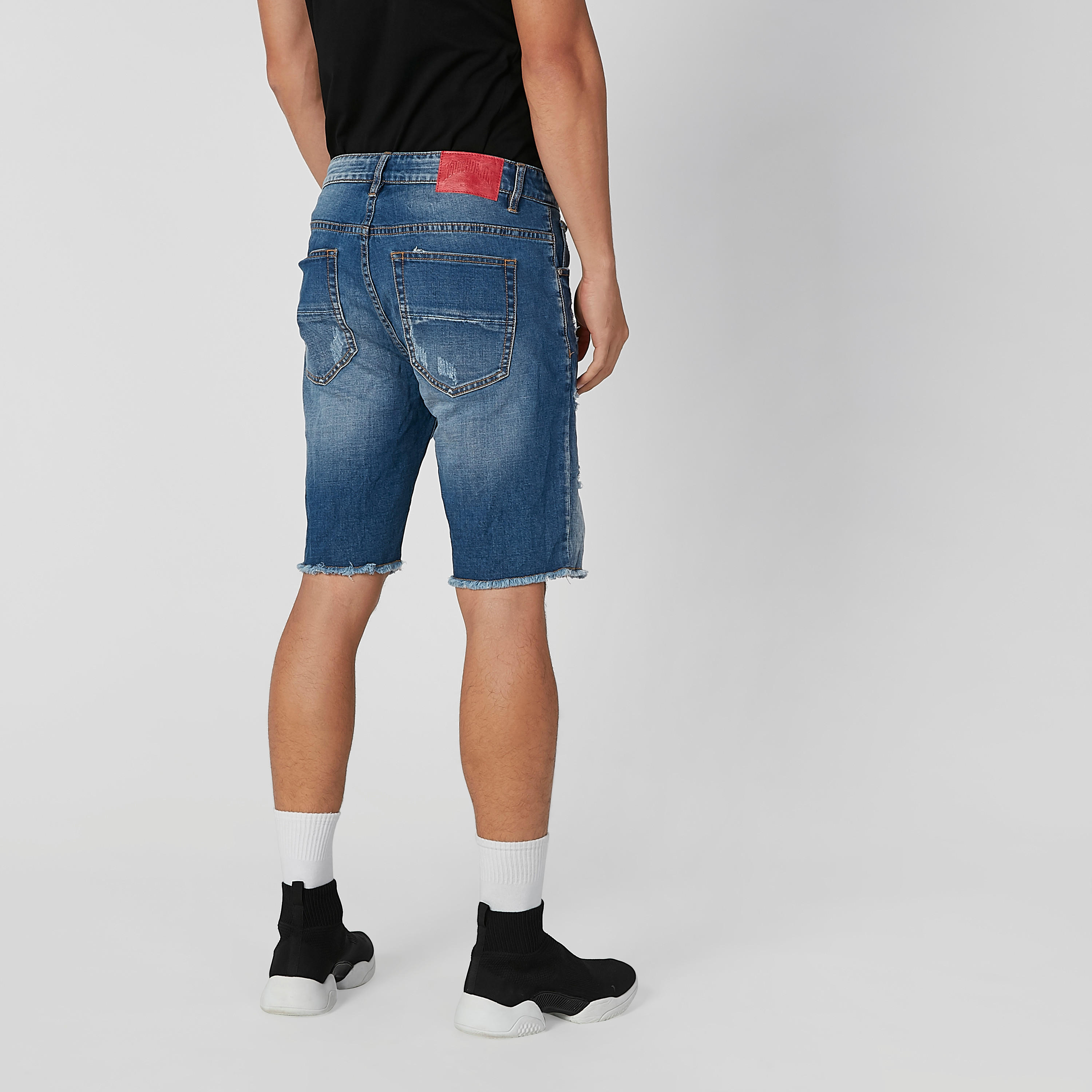 شورت دينم ممزّق بخصر متوسط الارتفاع وجيوب وحلقات للحزام-men-clothing-bottoms-shorts-image-4