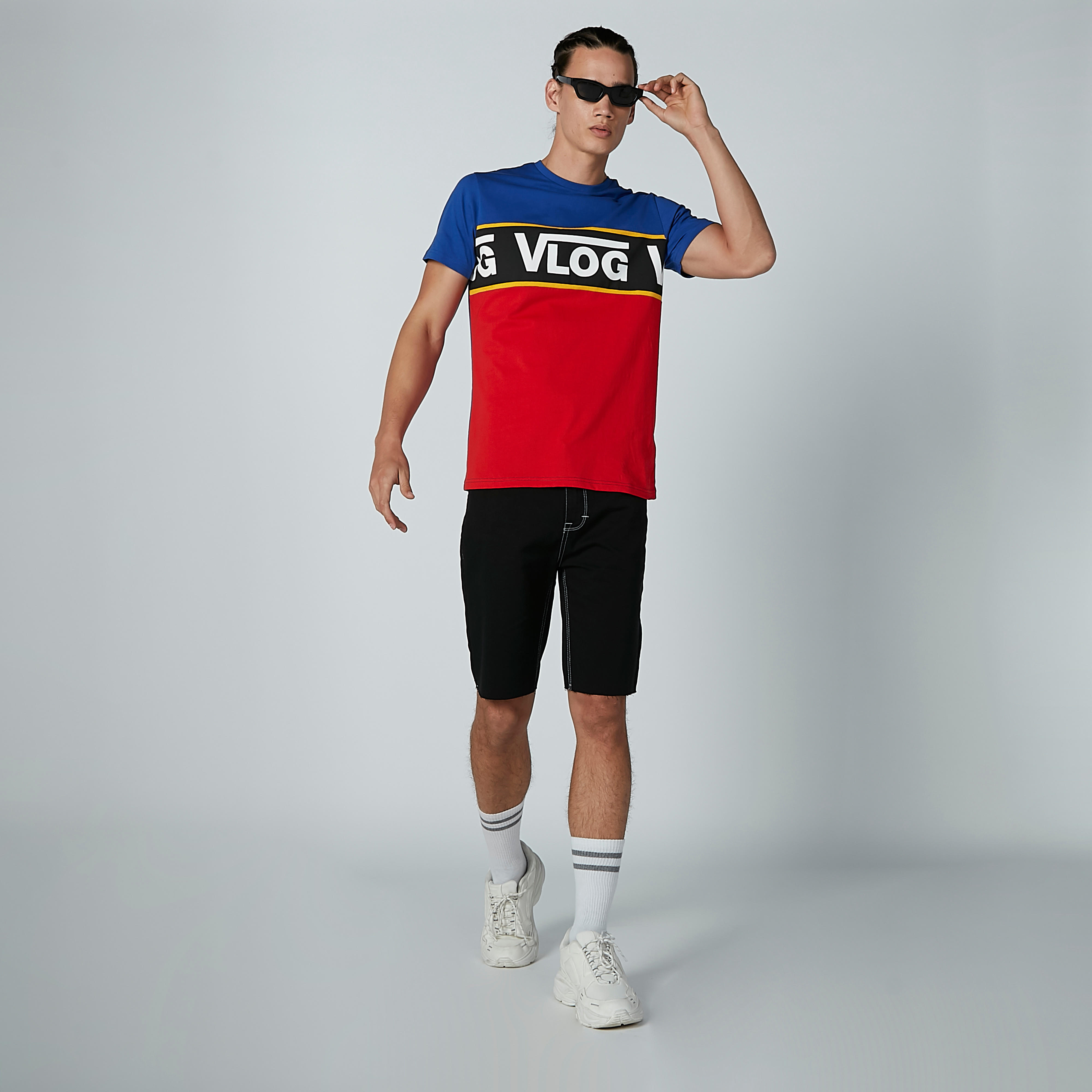 تيشيرت بياقة مستديرة وأكمام قصيرة وطبعات-men-clothing-tshirtsandpolos-tshirts-image-3