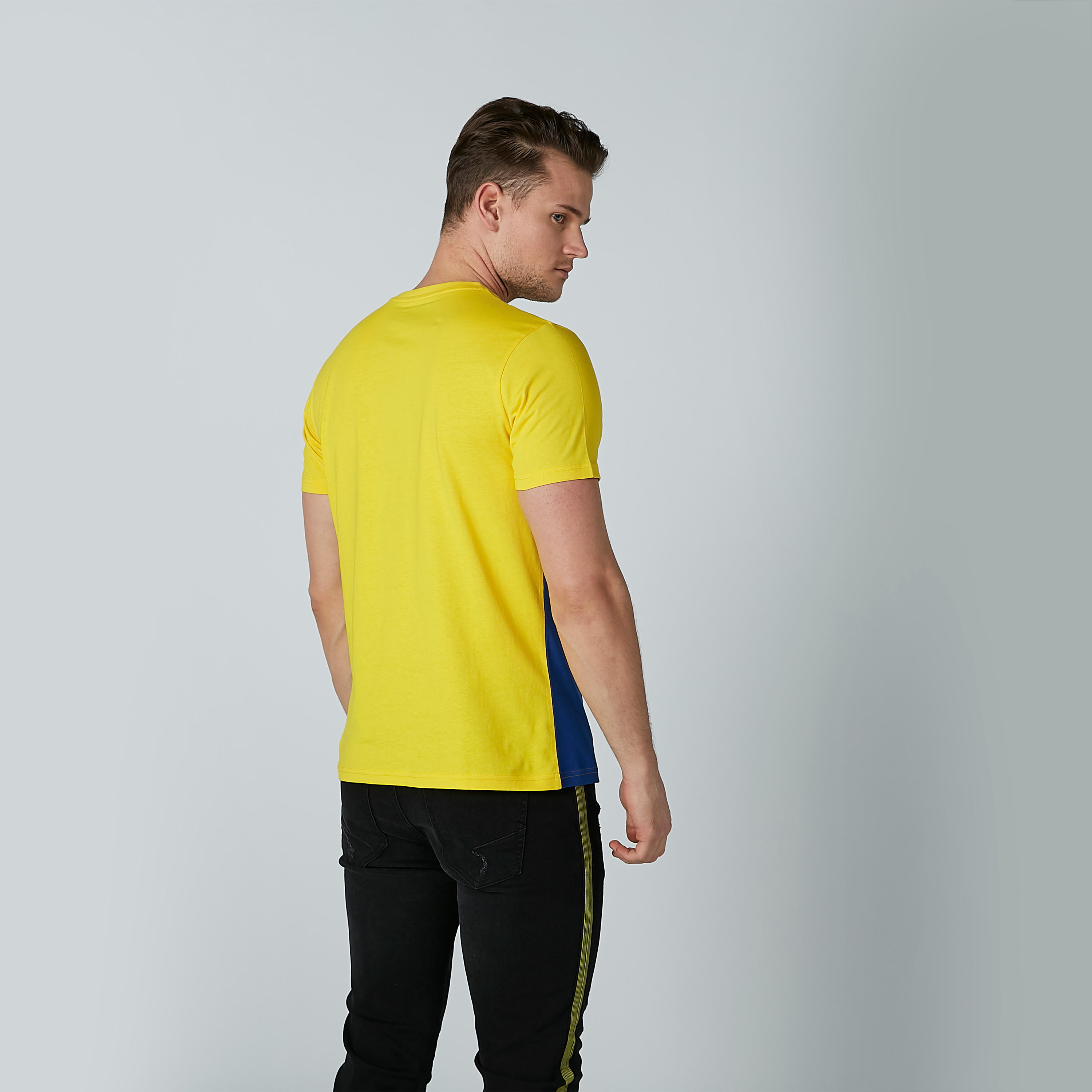 تيشيرت بطبعات وياقة مستديرة وأكمام قصيرة-men-clothing-tshirtsandpolos-tshirts-image-4
