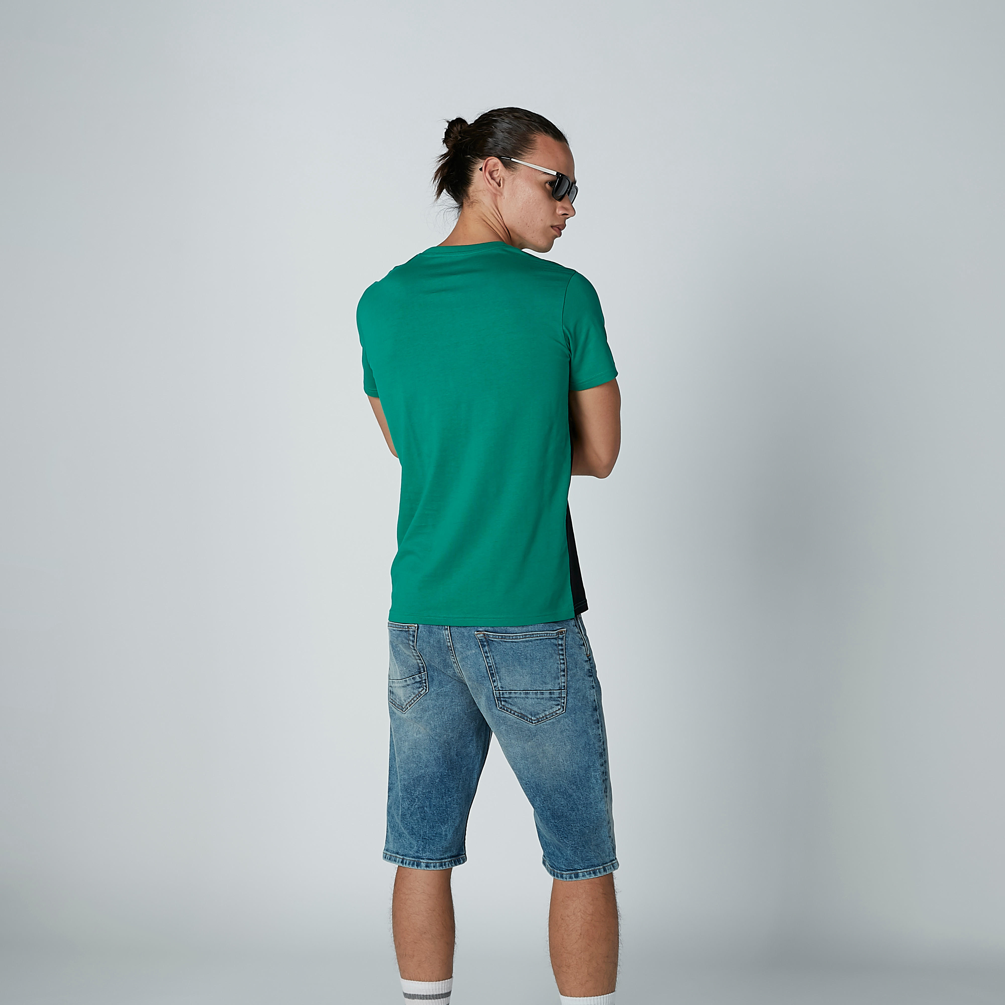 تيشيرت بطبعات وياقة مستديرة وأكمام قصيرة-men-clothing-tshirtsandpolos-tshirts-image-3