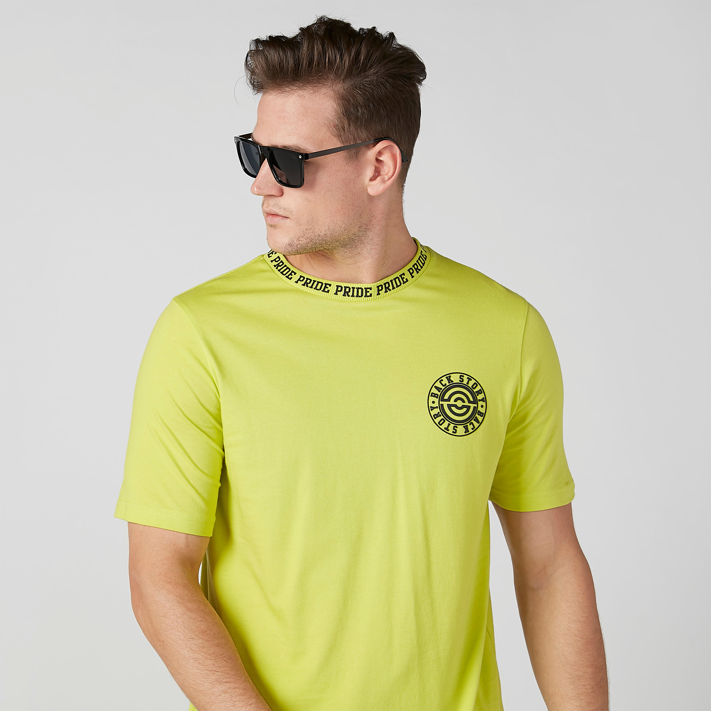 تيشيرت بياقة ضيقة وأكمام قصيرة وطبعات-men-clothing-tshirtsandpolos-tshirts-image-4