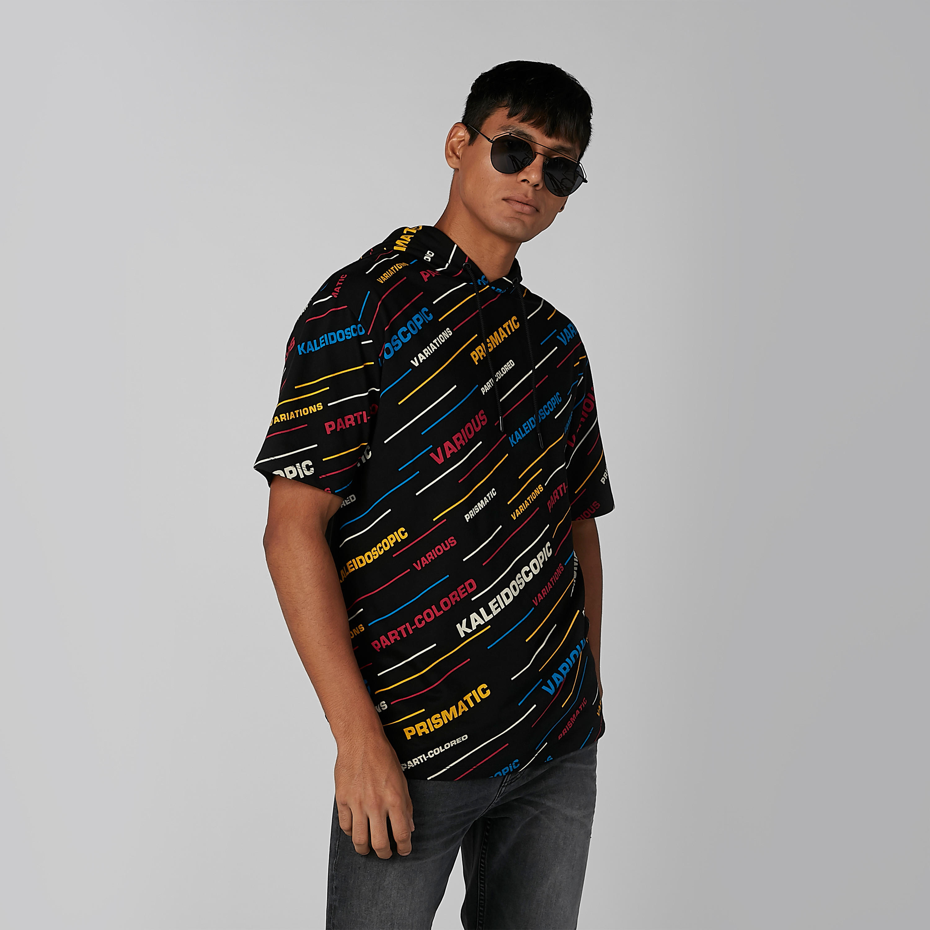 تيشيرت بقبّعة وأكمام قصيرة وطبعات-men-clothing-tshirtsandpolos-tshirts-image-1