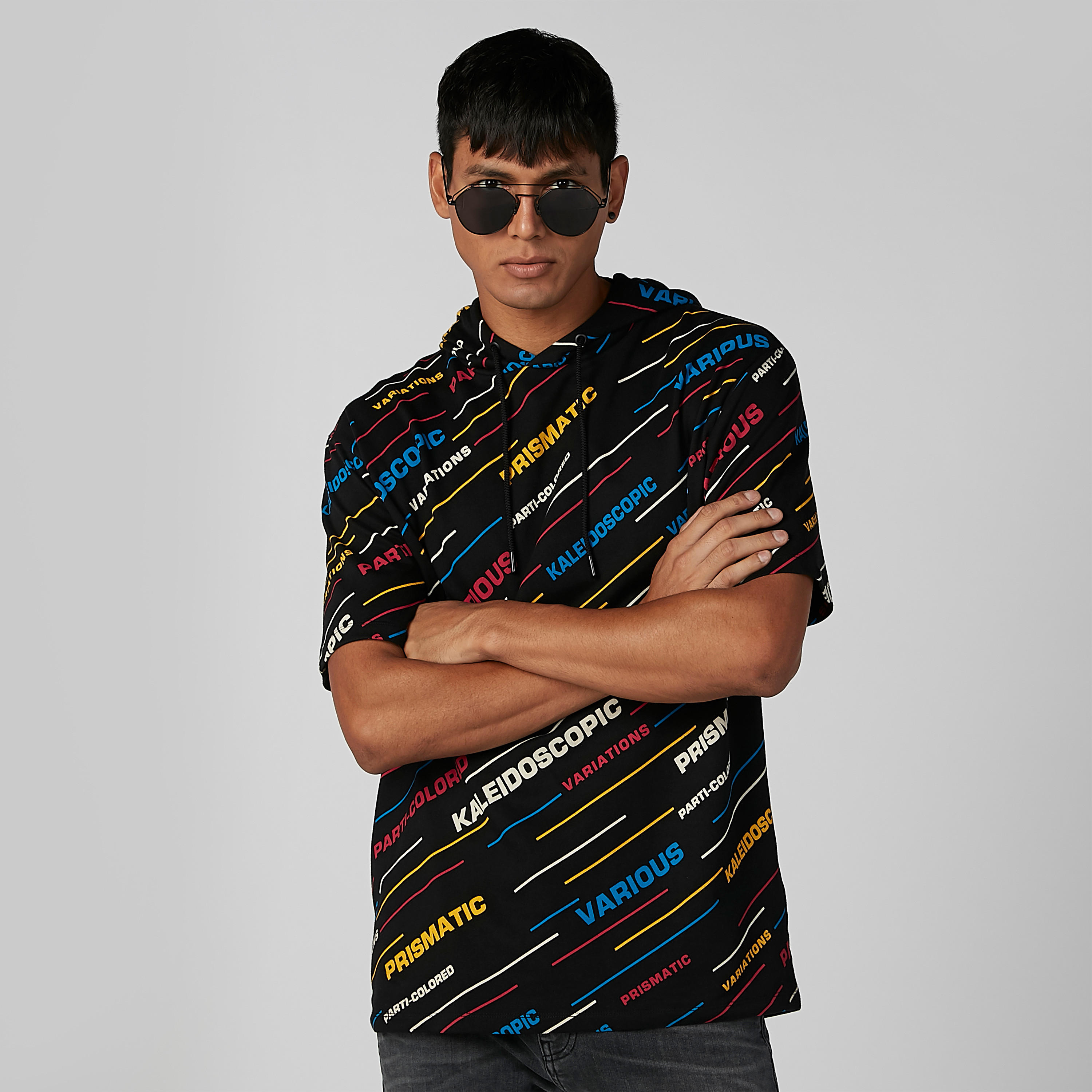 تيشيرت بقبّعة وأكمام قصيرة وطبعات-men-clothing-tshirtsandpolos-tshirts-image-3