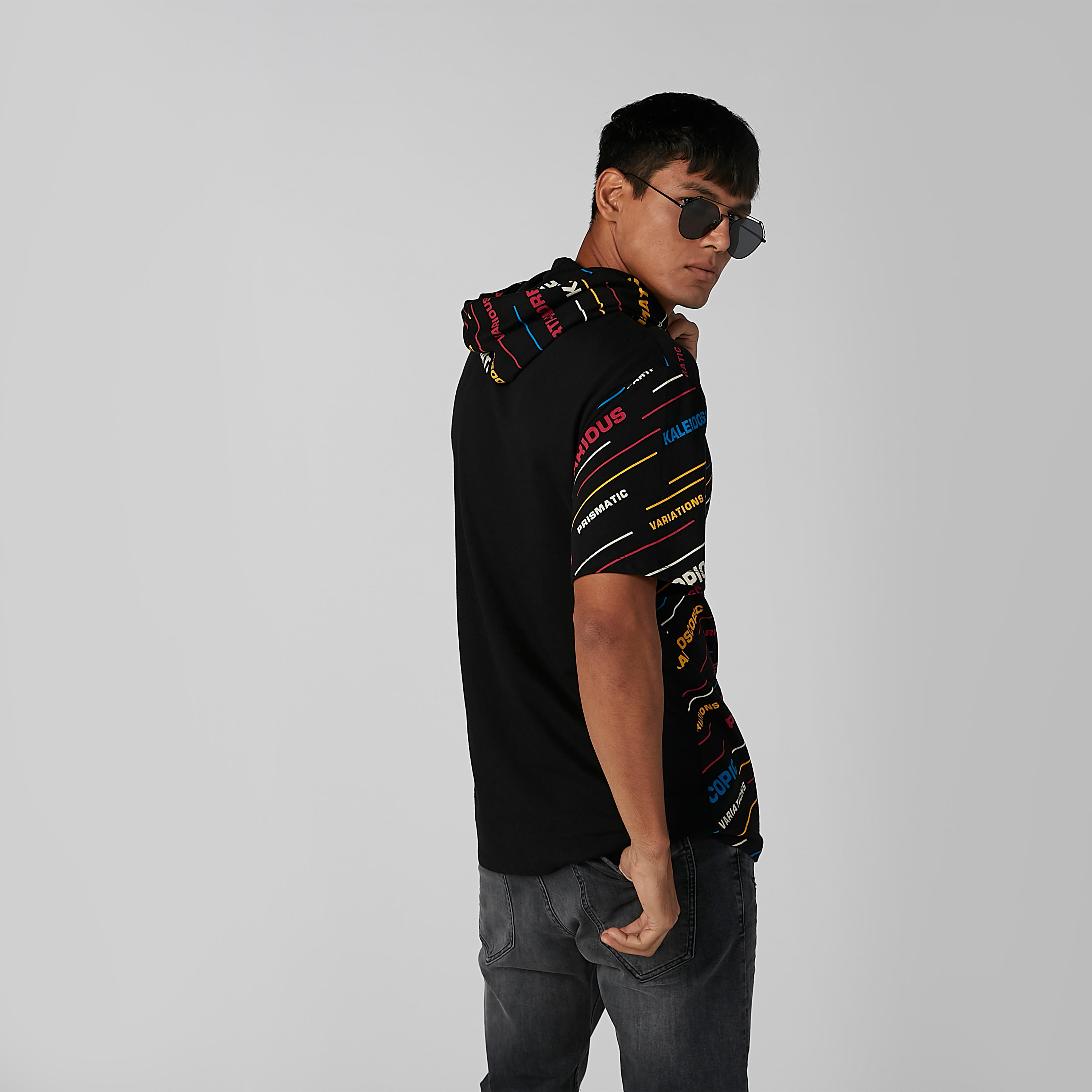 تيشيرت بقبّعة وأكمام قصيرة وطبعات-men-clothing-tshirtsandpolos-tshirts-image-4