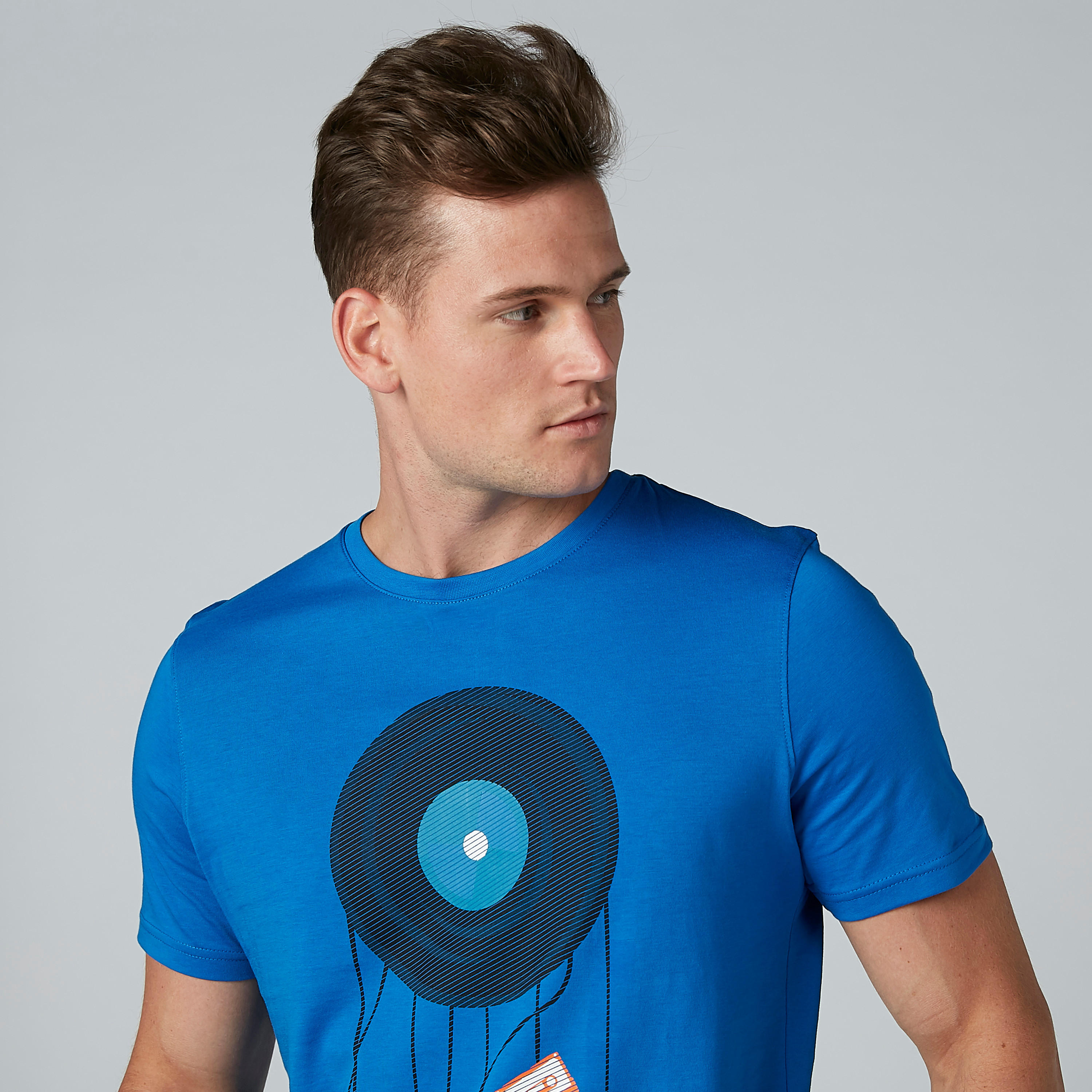 تيشيرت مستدام بياقة مستديرة وأكمام قصيرة وطبعات-men-clothing-tshirtsandpolos-tshirts-image-3