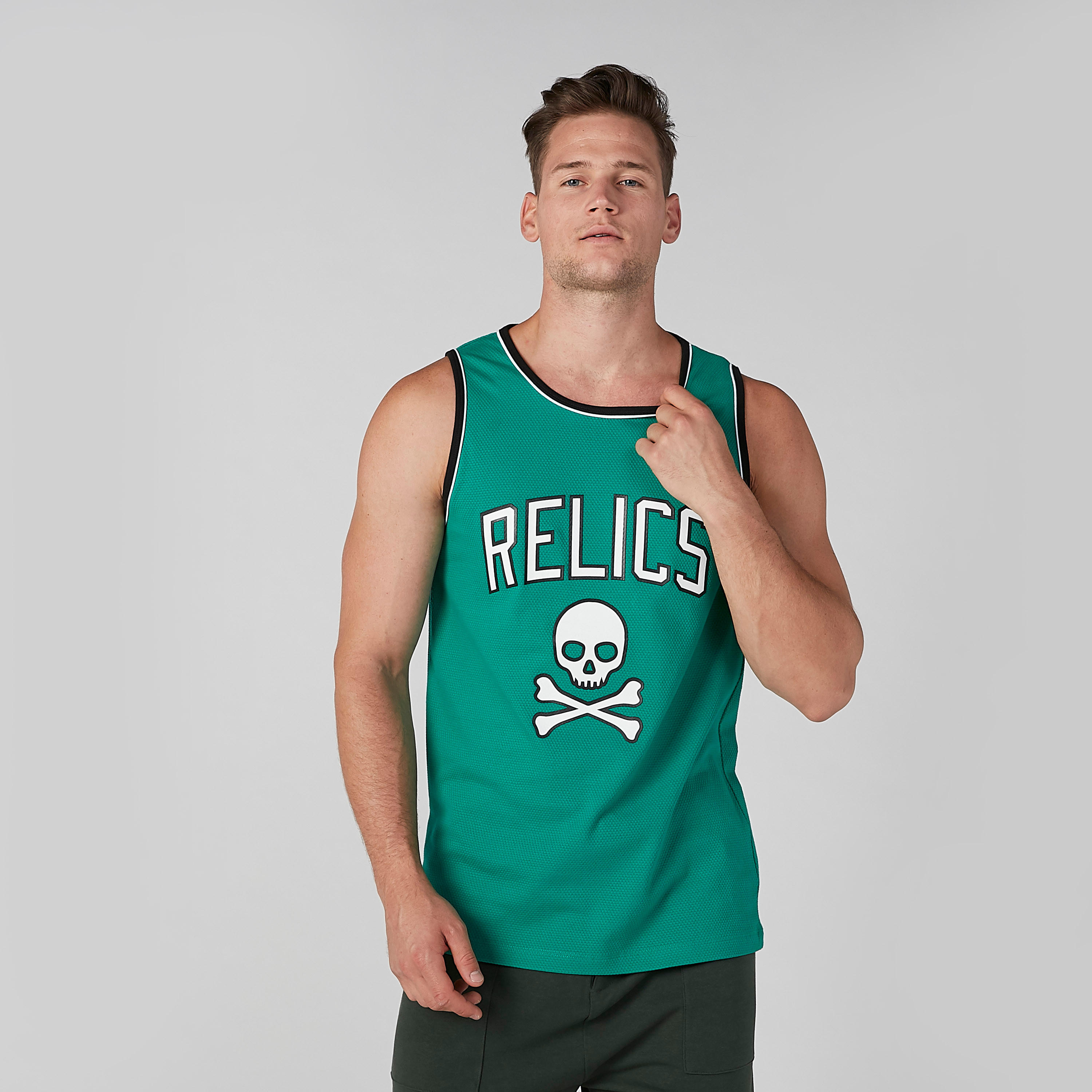 تيشيرت مستدام دون أكمام بقصّة سليم وياقة مستديرة وطبعات-men-clothing-tshirtsandpolos-tshirts-image-1