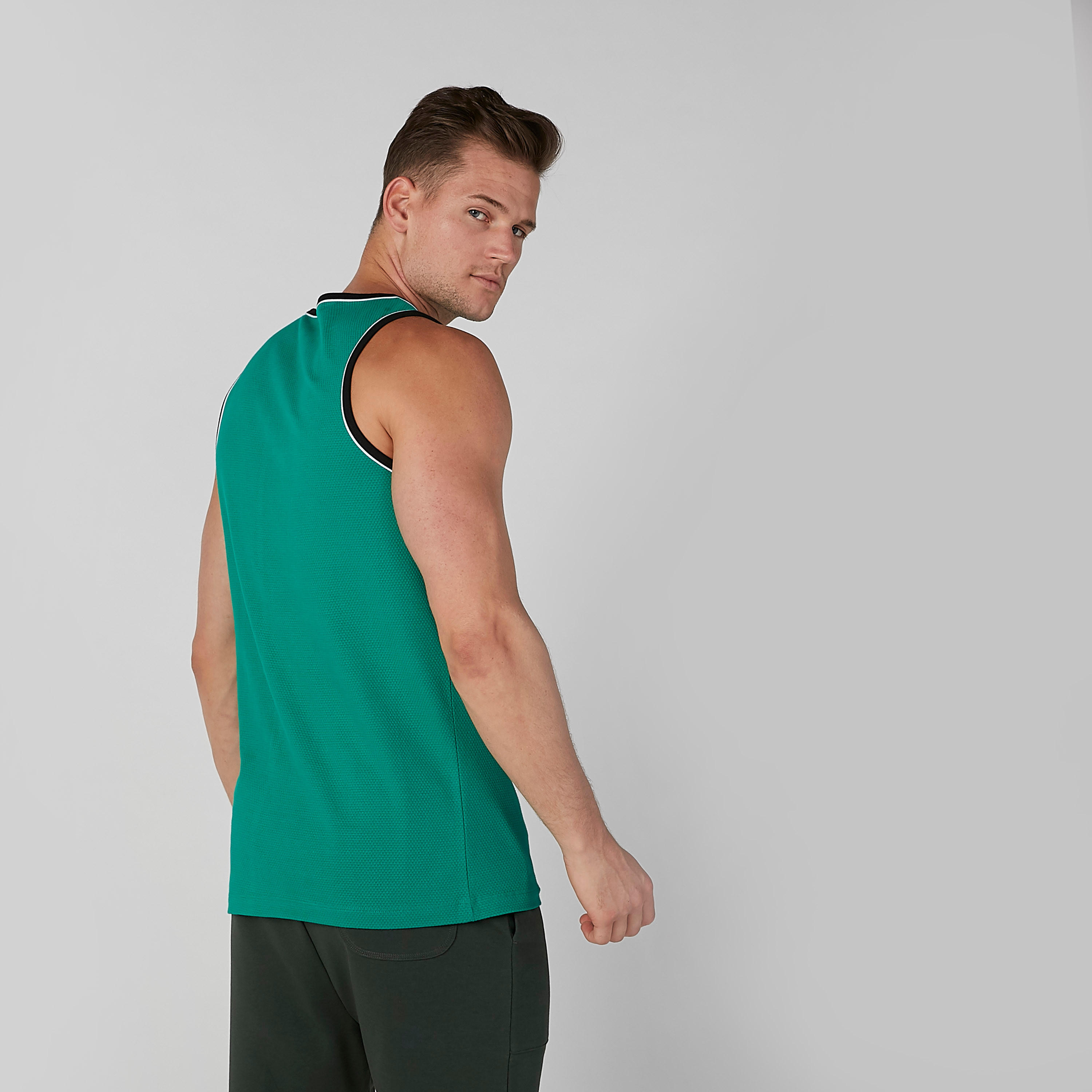 تيشيرت مستدام دون أكمام بقصّة سليم وياقة مستديرة وطبعات-men-clothing-tshirtsandpolos-tshirts-image-4