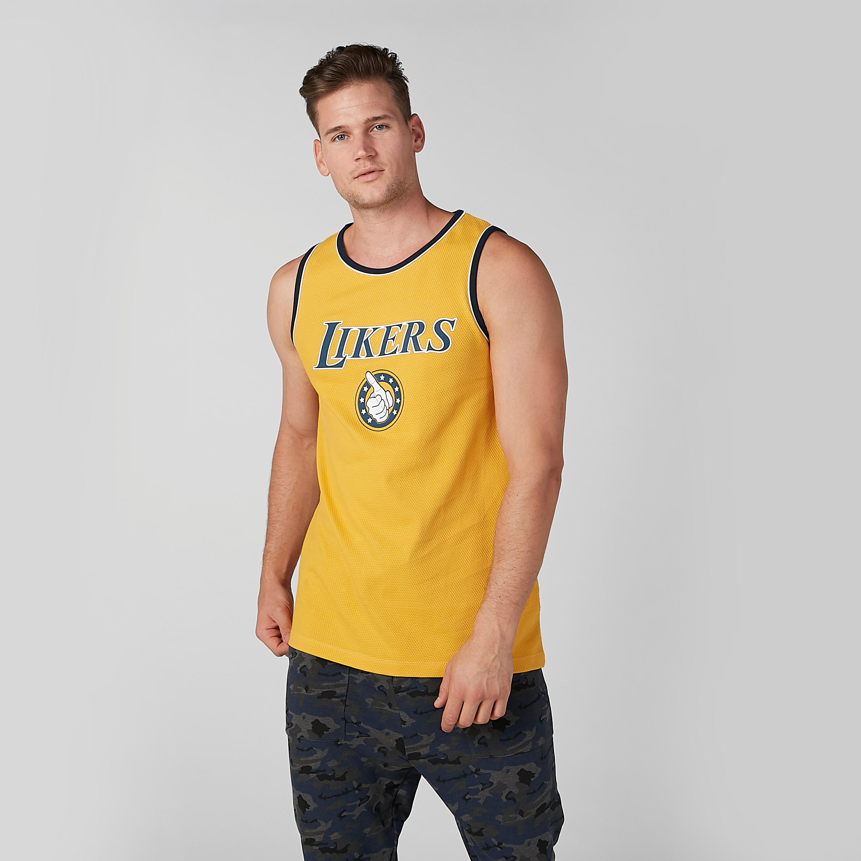 تيشيرت مستدام دون أكمام بقصّة سليم وياقة مستديرة وطبعات -men-clothing-tshirtsandpolos-tshirts-image-2