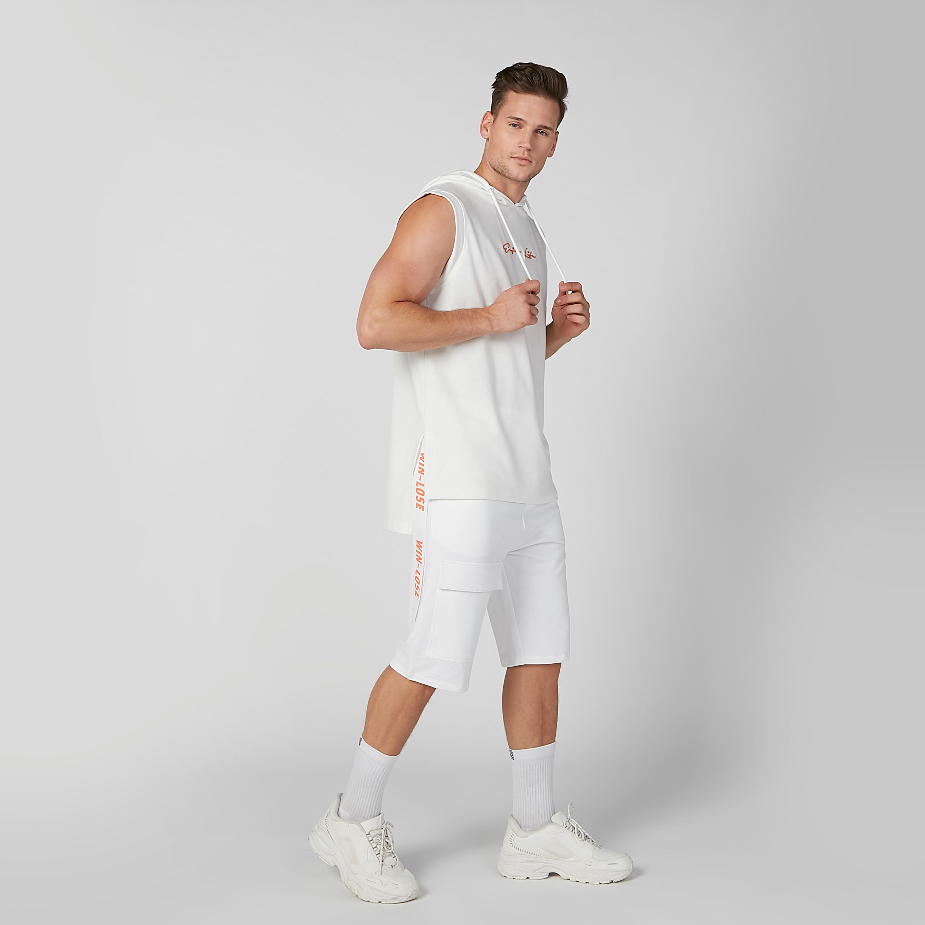شورت سادة بخصر مرن وجيوب-men-clothing-bottoms-shorts-image-2