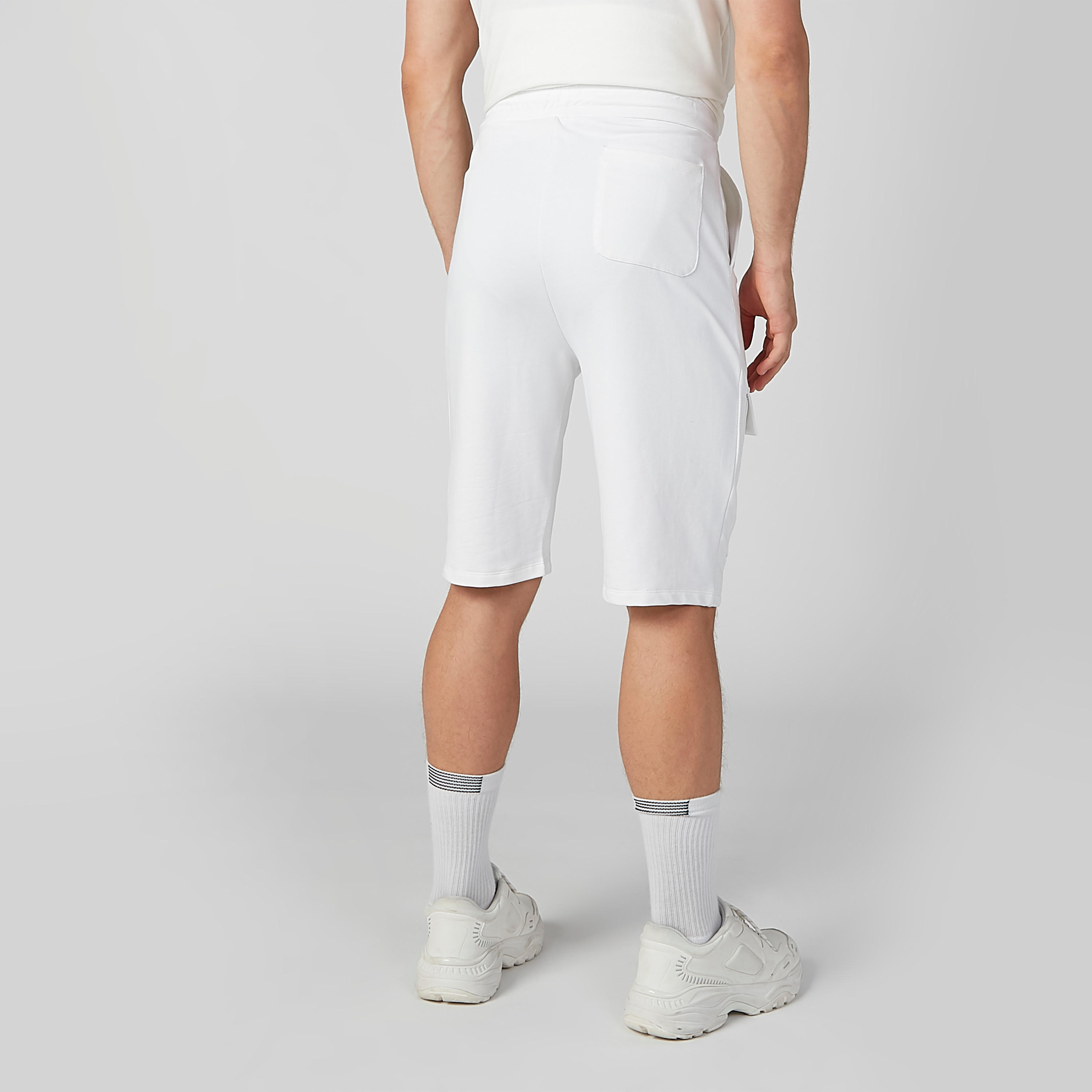 شورت سادة بخصر مرن وجيوب-men-clothing-bottoms-shorts-image-4
