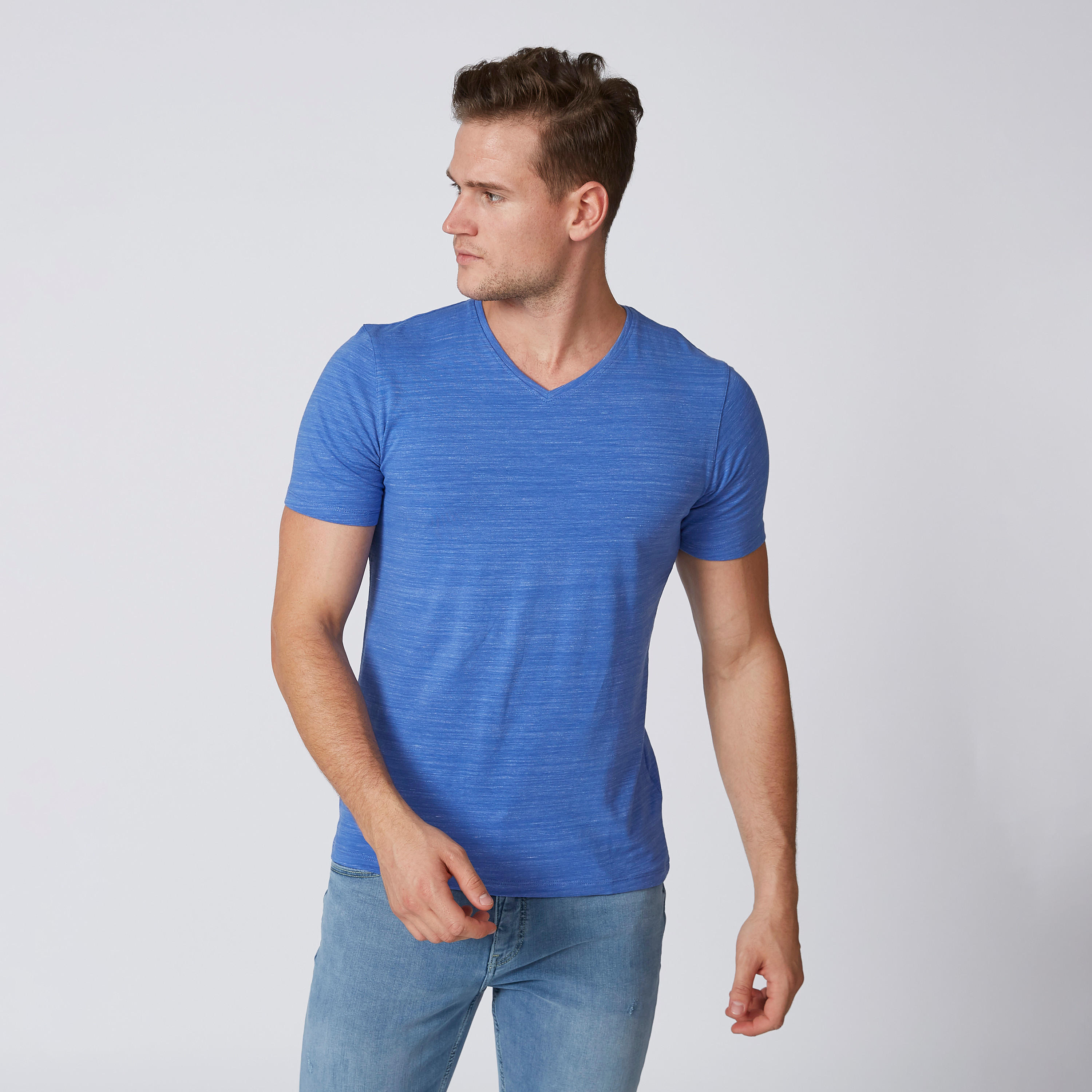 تيشيرت مستدام سليم بياقة V وأكمام قصيرة وطبعات -men-clothing-tshirtsandpolos-tshirts-image-1